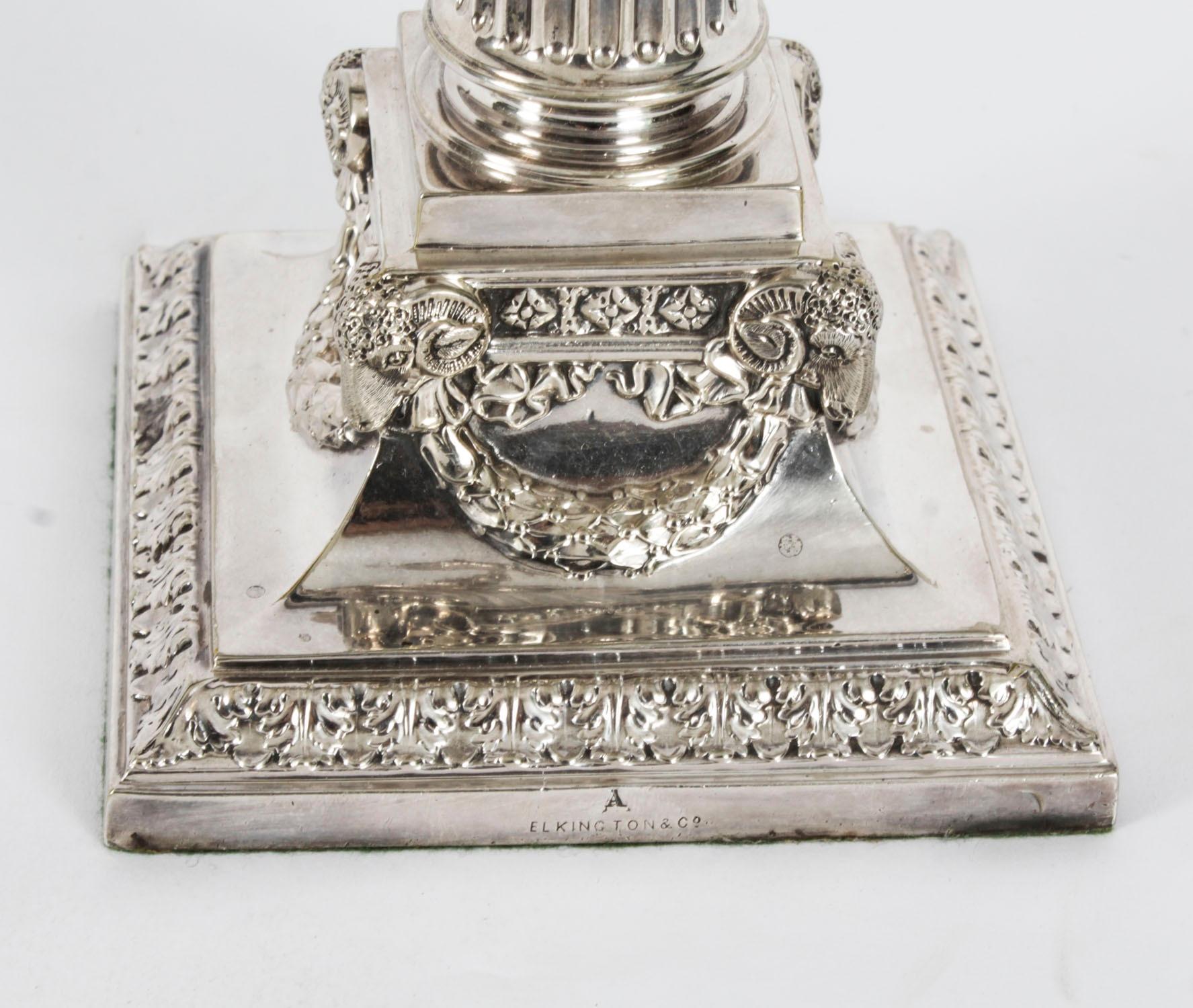 Antica coppia vittoriana di candelabri a tre luci di Elkington 1886 del XIX secolo in vendita 1