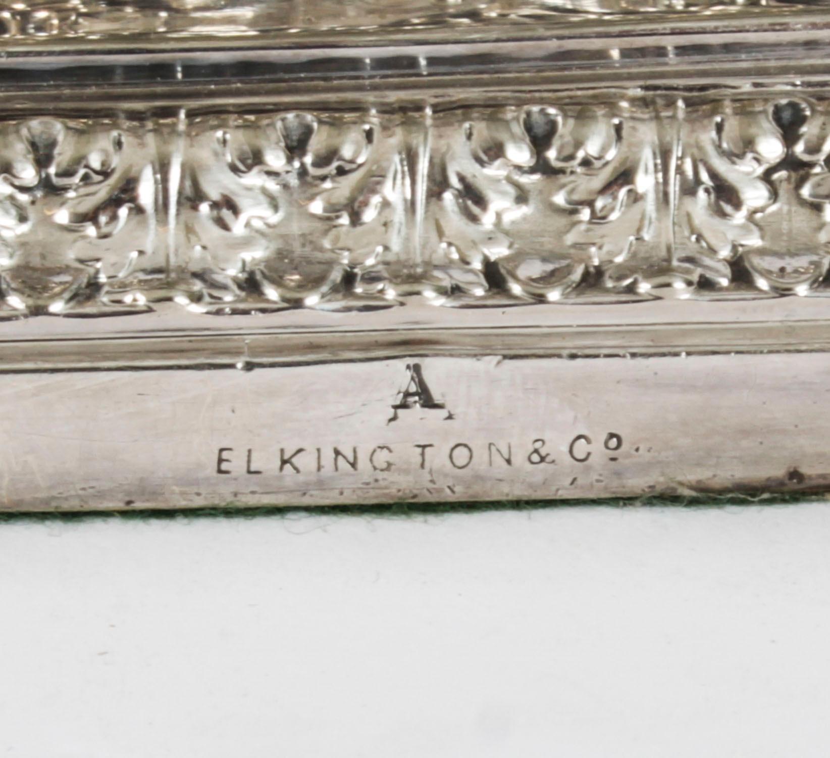 Antica coppia vittoriana di candelabri a tre luci di Elkington 1886 del XIX secolo in vendita 2