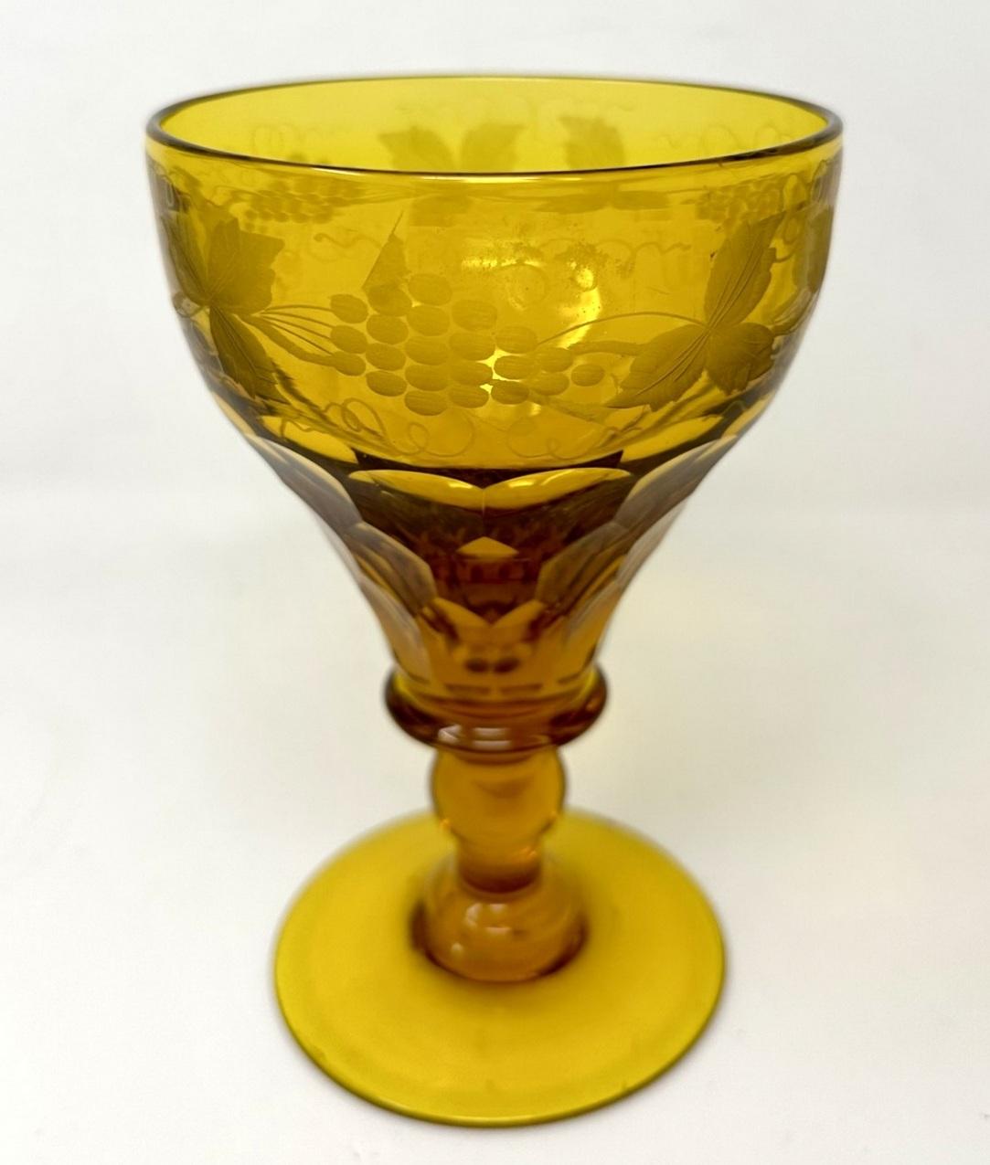 Tchèque Paire de verres à vin ou à eau victoriens anciens en cristal de Bohème taillé à la main en vente
