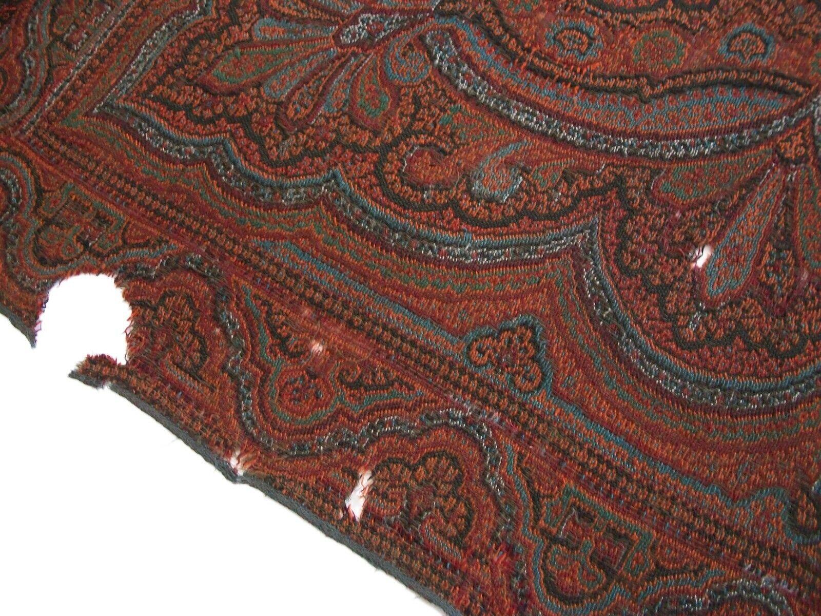 Antique Victorian Paisley Shawl, Fine Weave, Circa 1850's In Distressed Condition For Sale In Chatham, ON