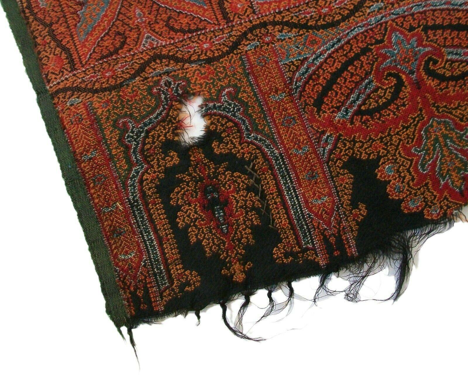 Antique Victorian Paisley Shawl, Fine Weave, Circa 1850's For Sale 1