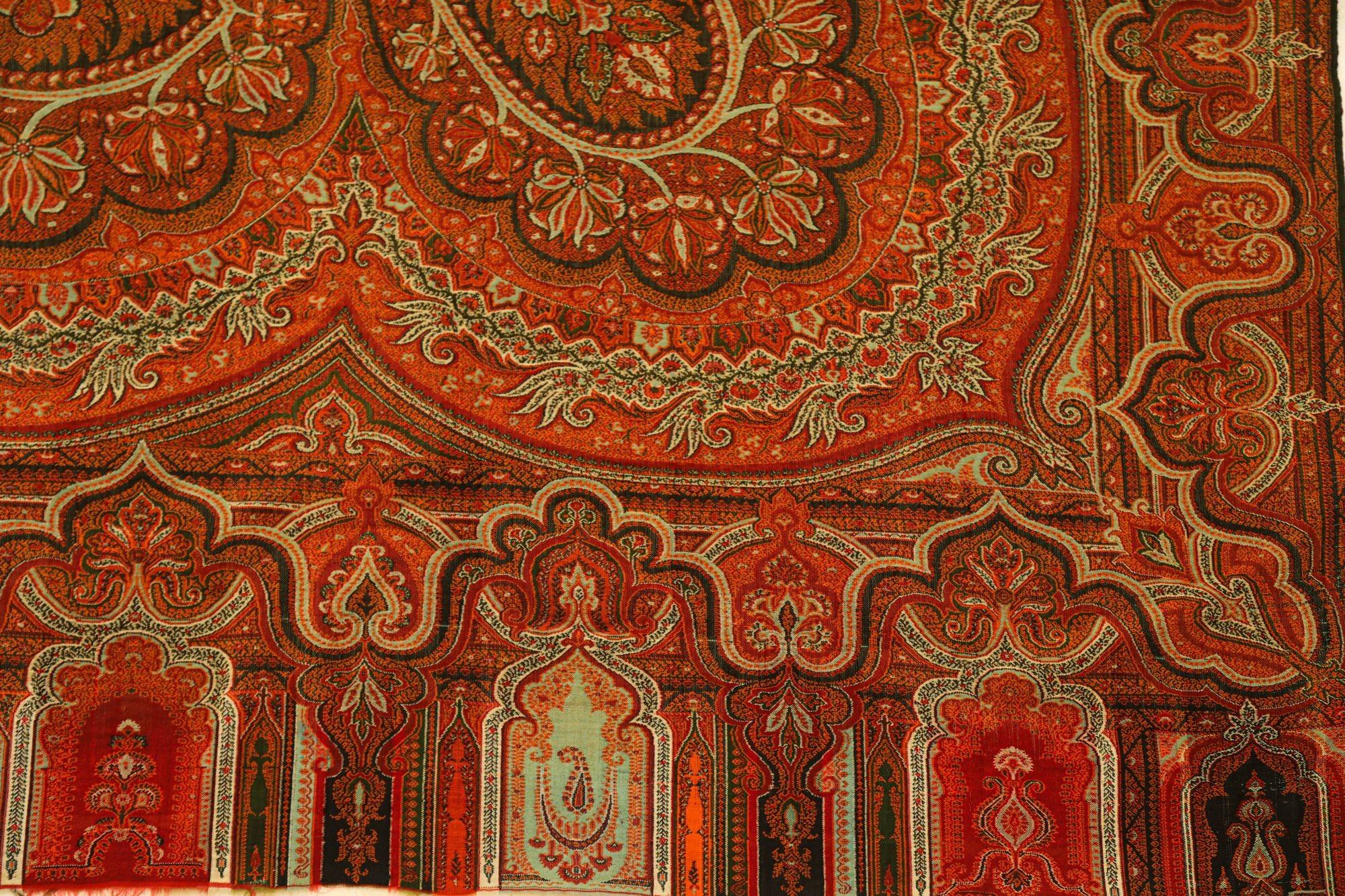 Antique Victorian Paisley Throw Textile Cashmere Shawl 19th C. For Sale 4