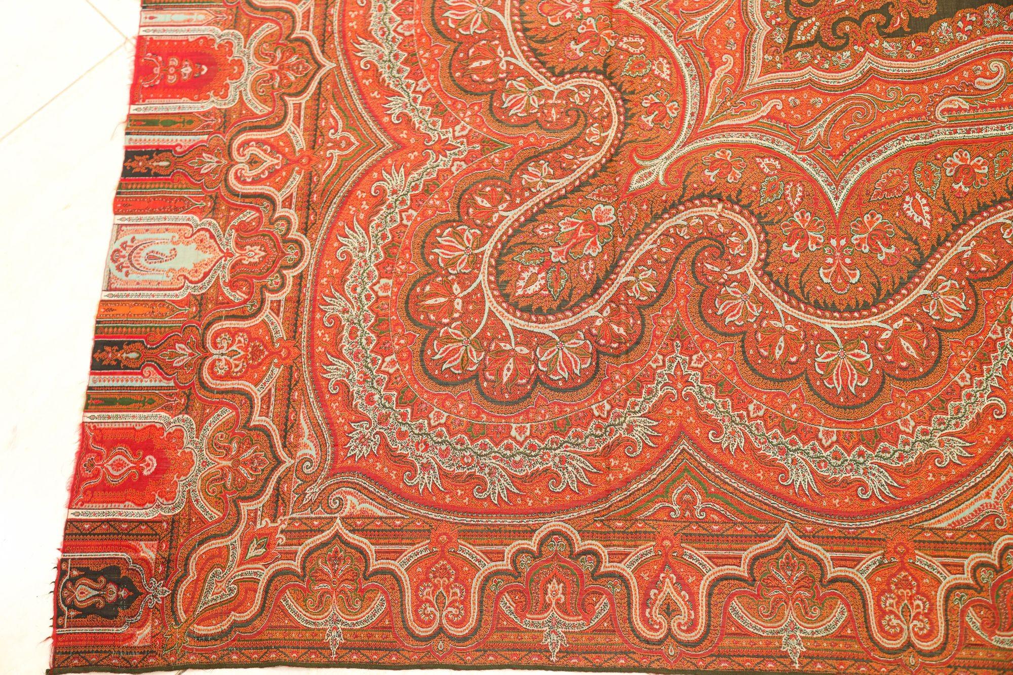 Antique Victorian Paisley Throw Textile Cashmere Shawl 19th C. For Sale 6