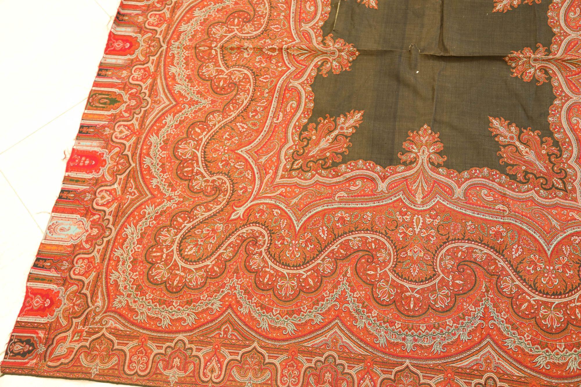 Hand-Woven Antique Victorian Paisley Throw Textile Cashmere Shawl 19th C. For Sale