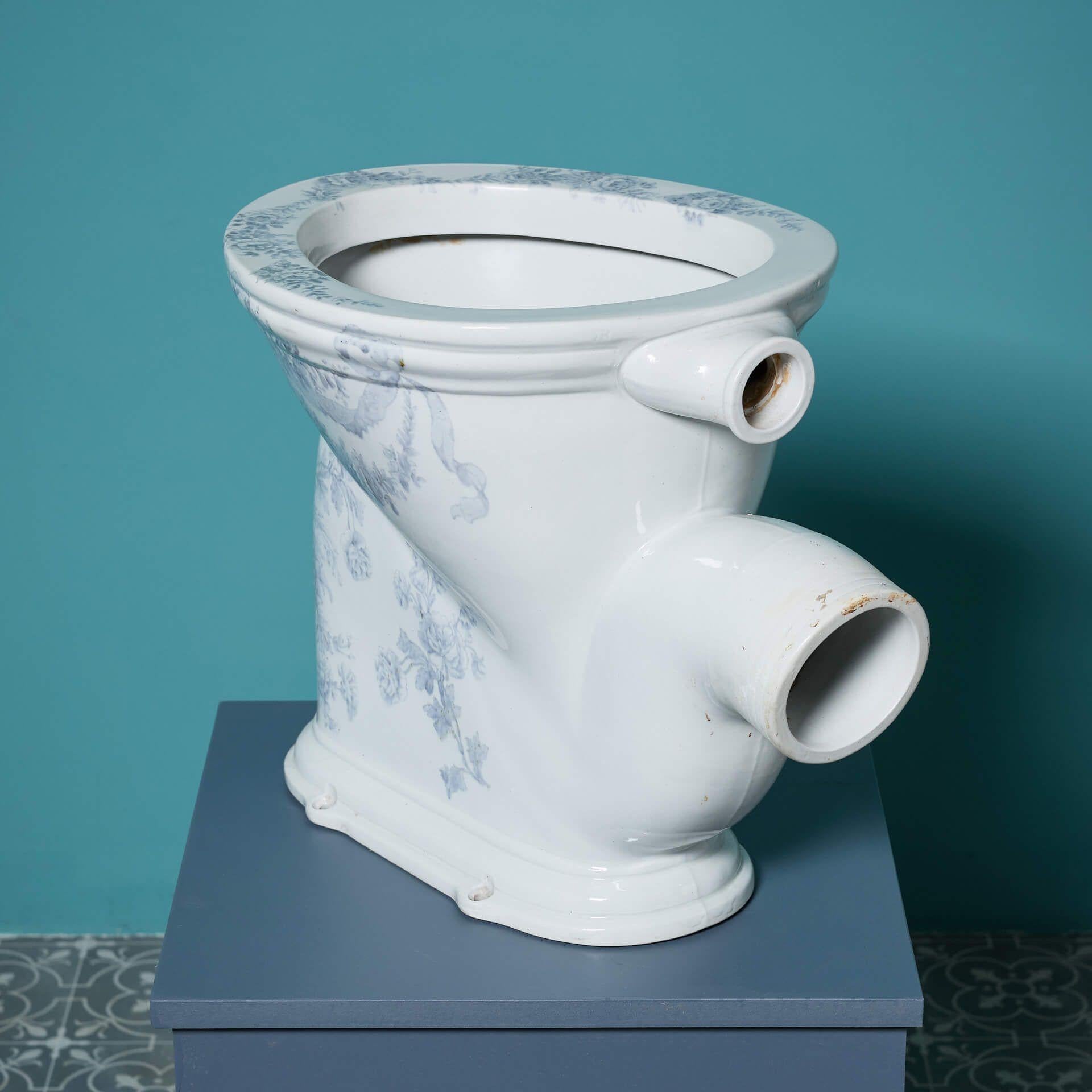 Antique Victorian Patterned Waterfall Toilet with P Trap In Fair Condition For Sale In Wormelow, Herefordshire