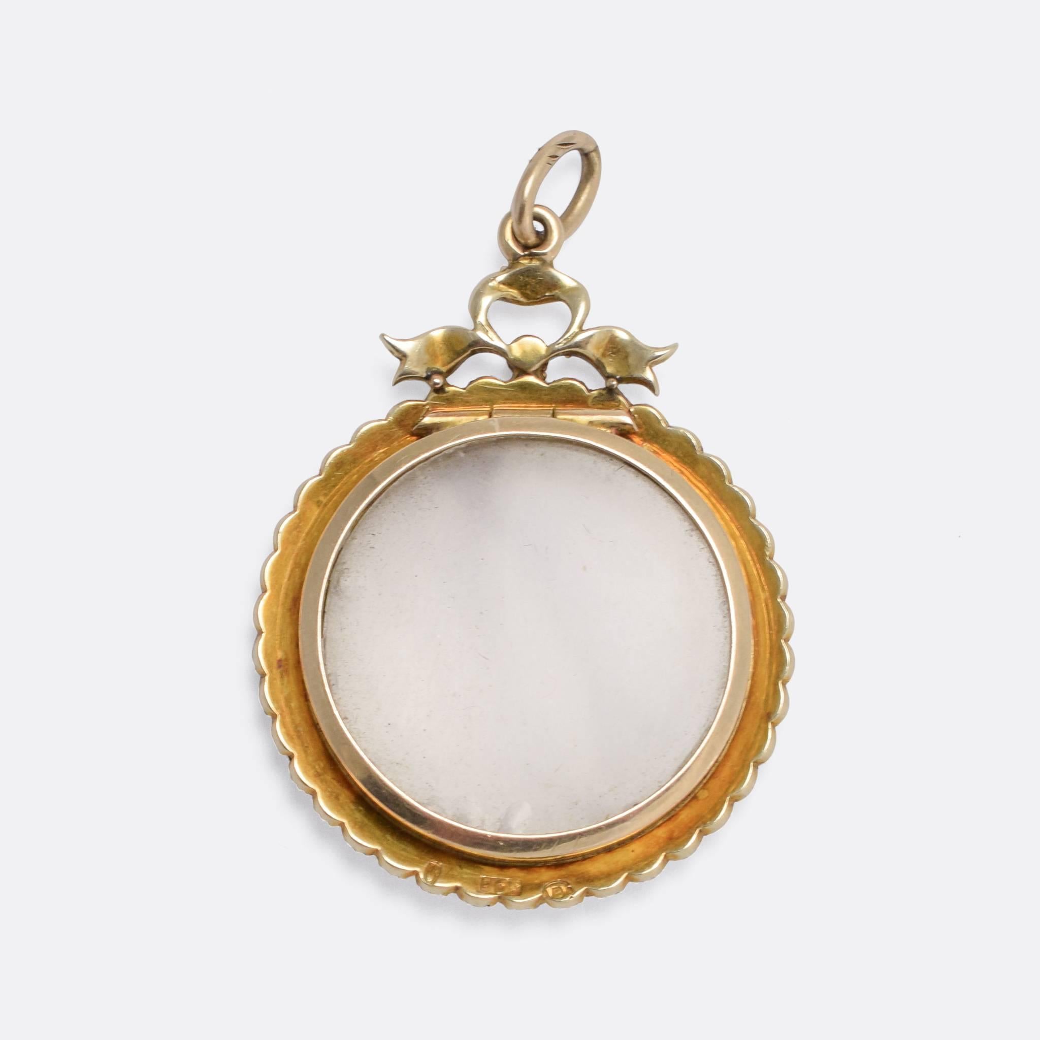 Antique Victorian Pearl Bowed Round Locket In Good Condition In Sale, Cheshire