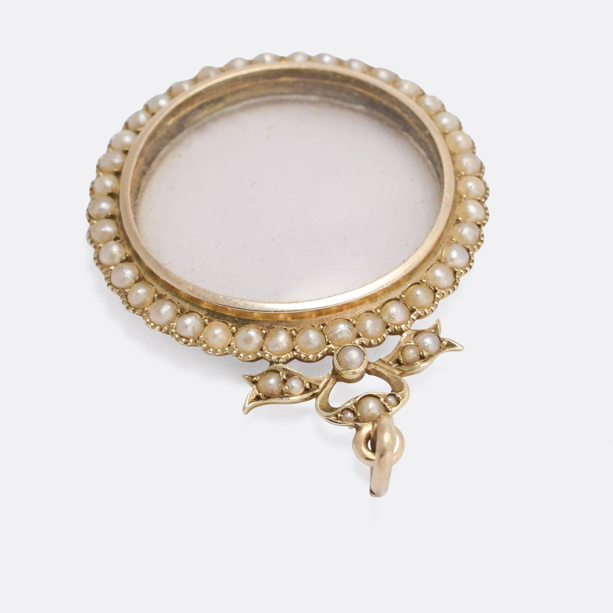 Women's Antique Victorian Pearl Bowed Round Locket