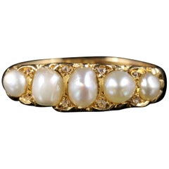 Antique Victorian Pearl Diamond Ring 18 Carat Gold, circa 1870