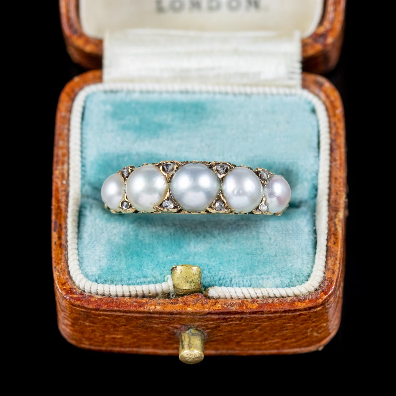 Antique Victorian Pearl Diamond 18 Carat Gold, circa 1860 Ring 3