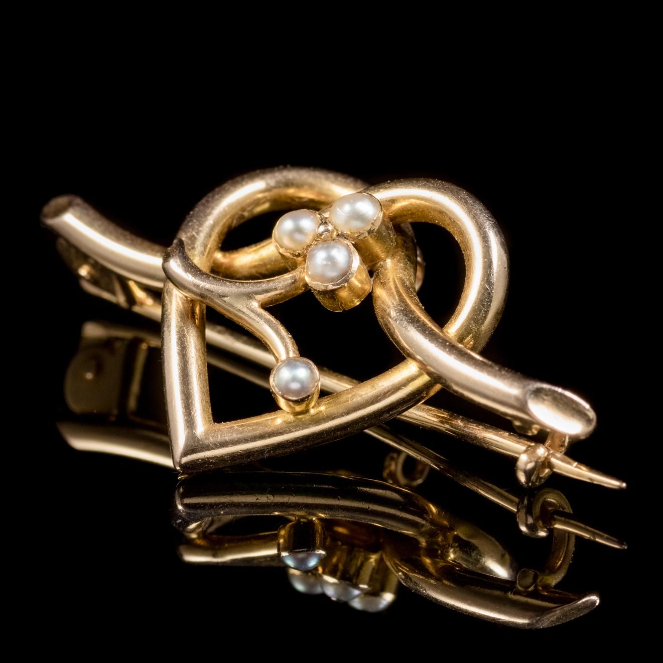 Antique Victorian Pearl Heart Brooch 15 Carat Gold, circa 1900 In Excellent Condition For Sale In Lancaster, Lancashire