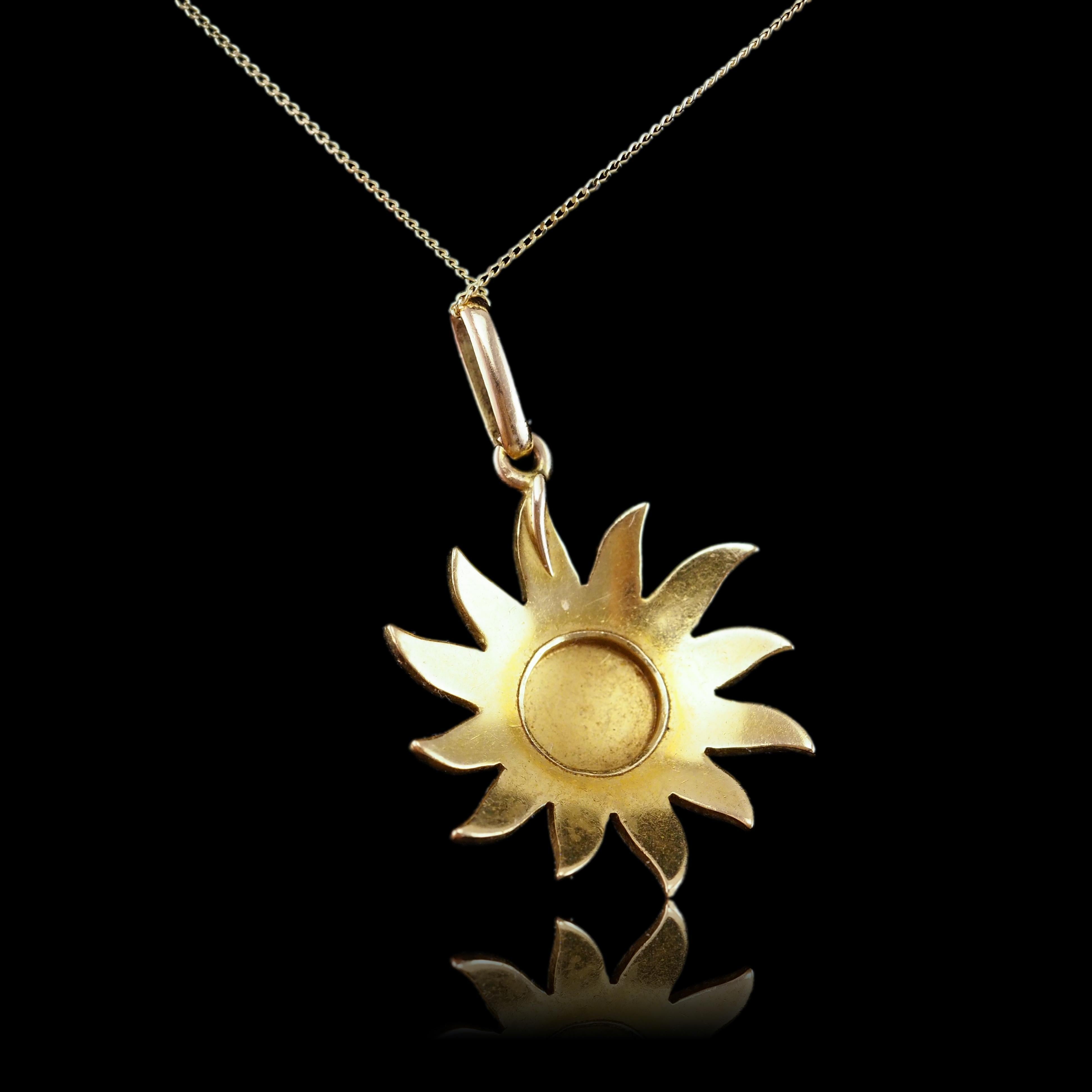 Antique Victorian Pearl Star Pendant Necklace with Red Enamel 15K Gold - c.1900 in vendita 5