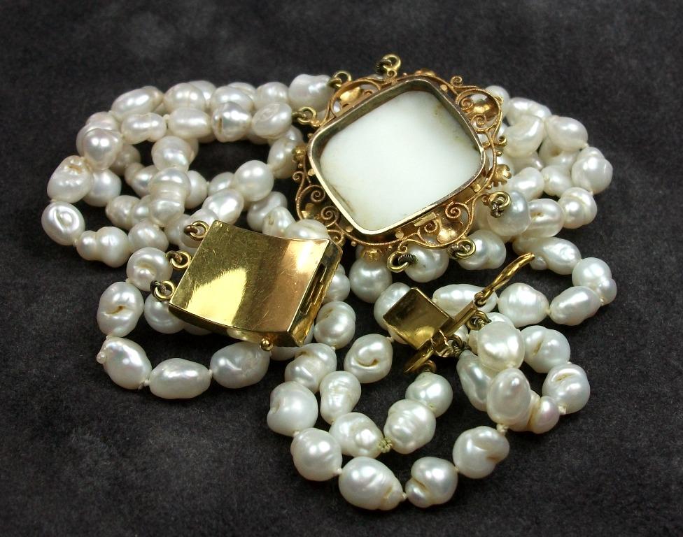 cameo pearl necklace
