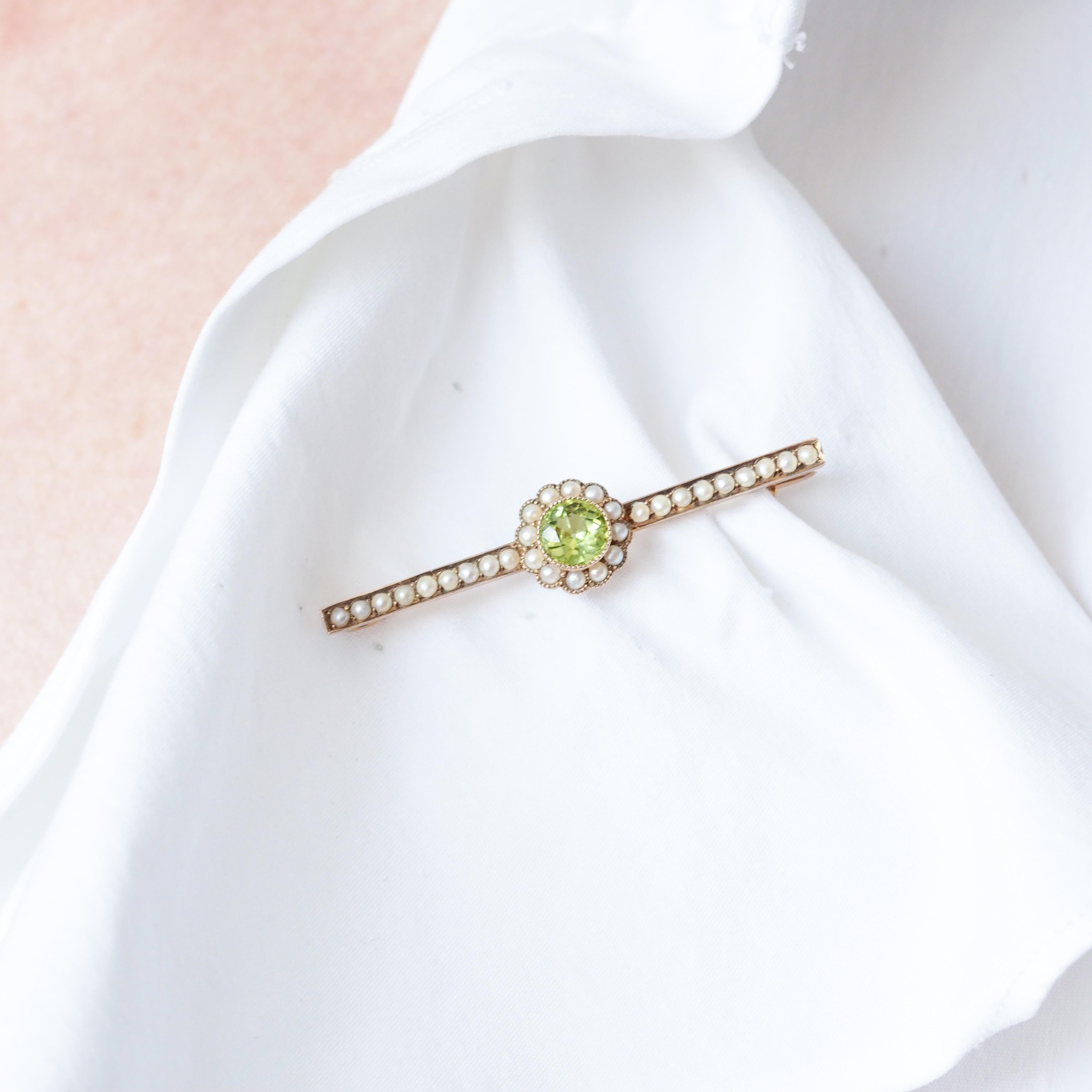 Antique Victorian Peridot and Seed Pearl Cluster Brooch 9K Gold - c.1900 For Sale 5