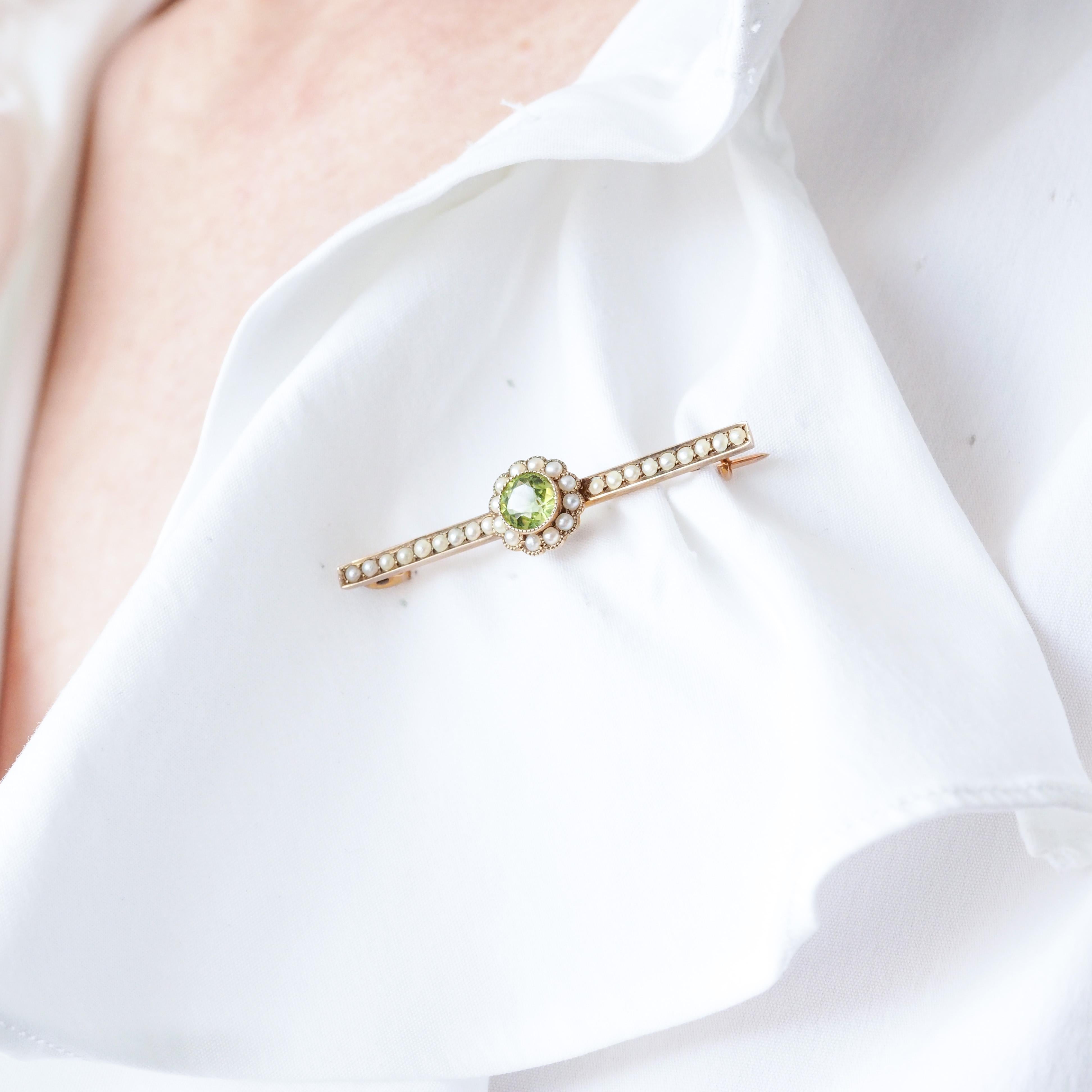 Antique Victorian Peridot and Seed Pearl Cluster Brooch 9K Gold - c.1900 For Sale 4