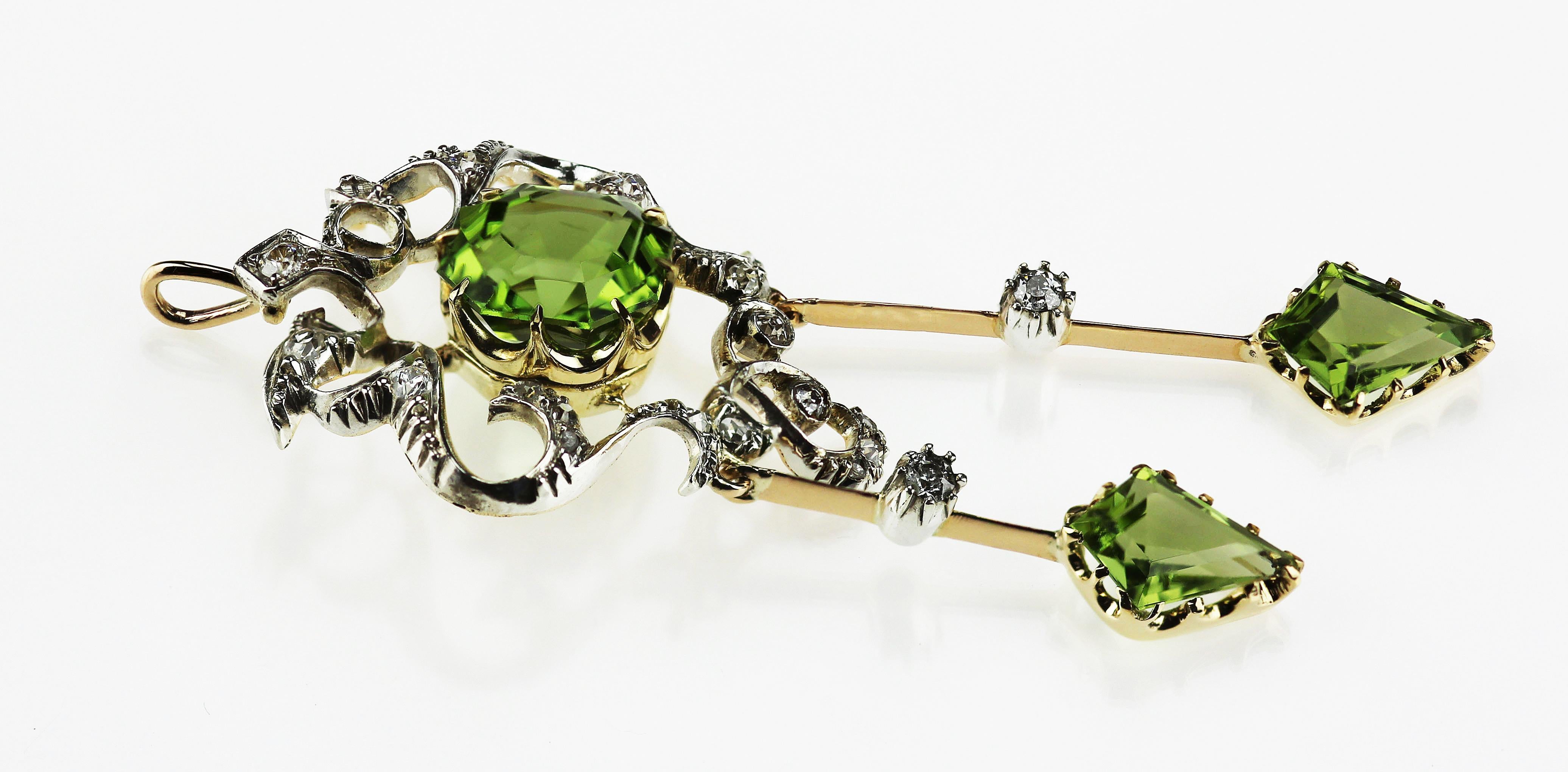 Antique Victorian Peridot and Diamond Pendant Brooch in 18 Karat Gold and Silver In Excellent Condition In London, GB