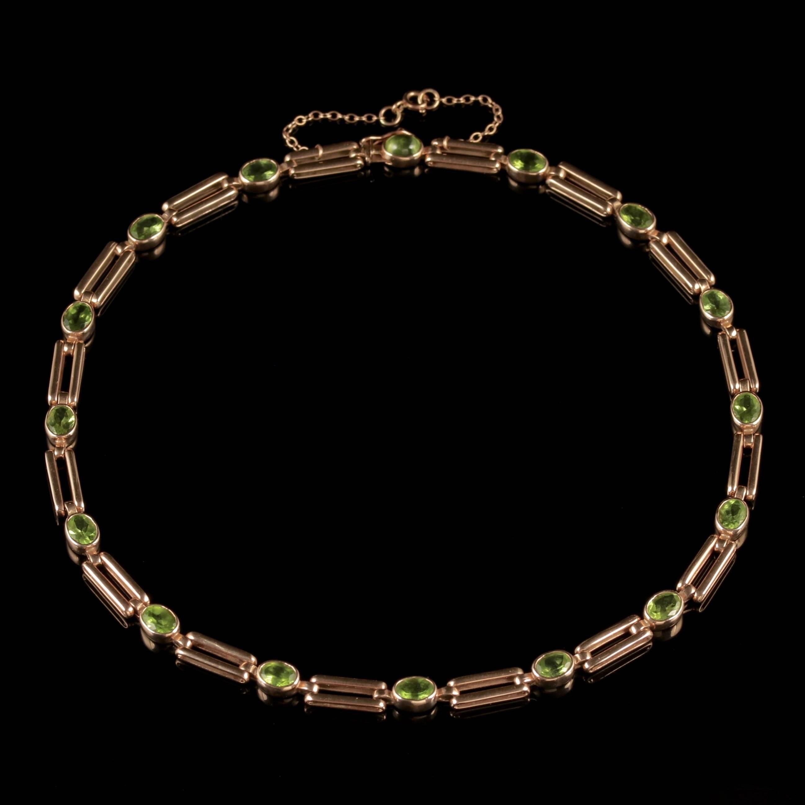 Antique Victorian Peridot Necklace 9 Carat Rose Gold, circa 1890 In Excellent Condition In Lancaster, Lancashire