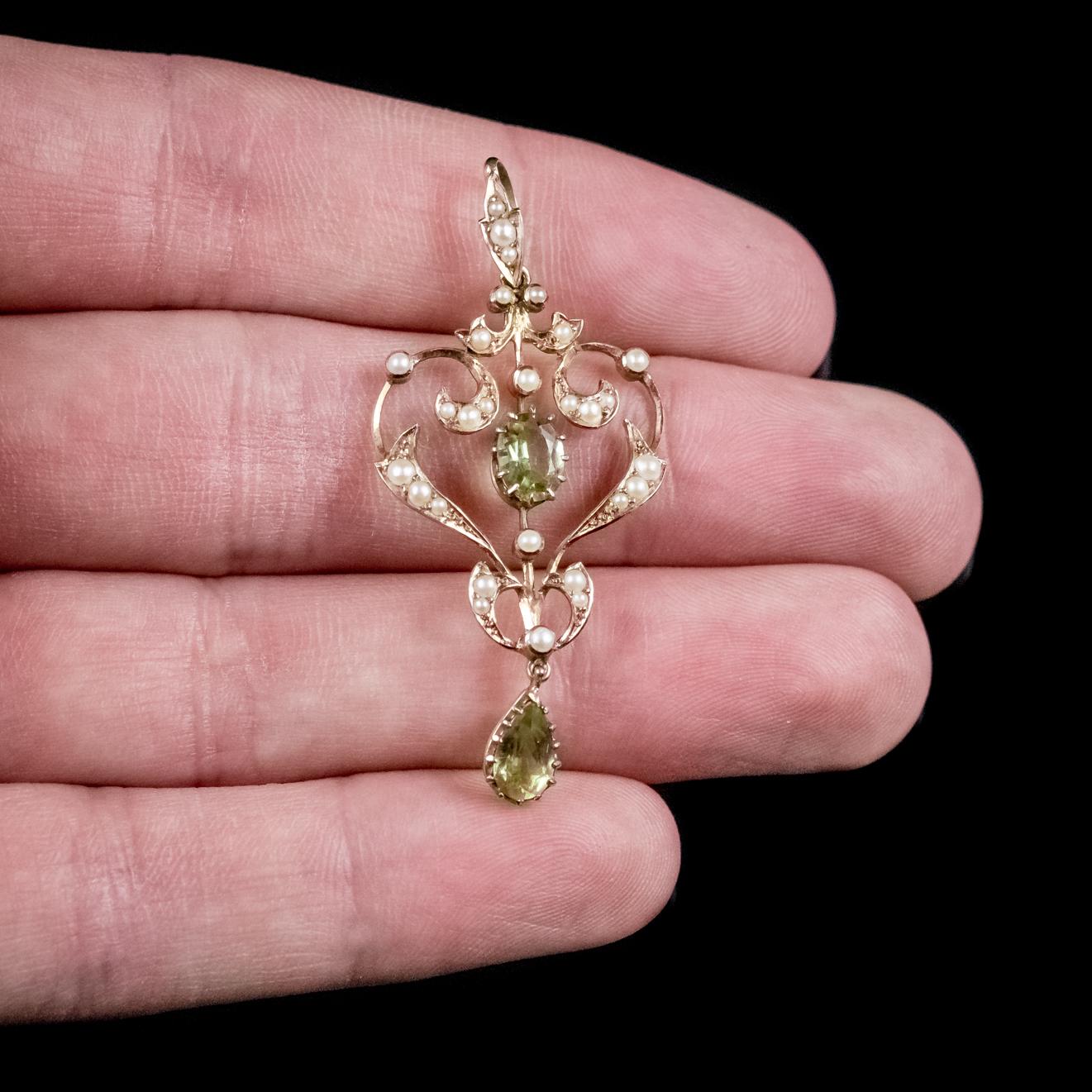 Antique Victorian Peridot Pearl Pendant 15 Carat Gold, circa 1900 In Good Condition For Sale In Lancaster, Lancashire