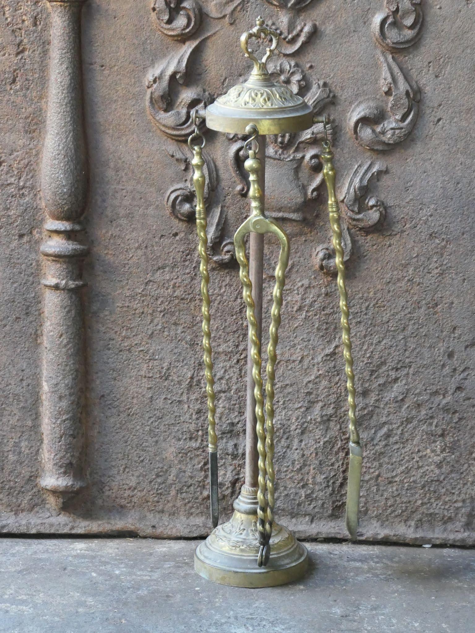 Victorien Set d'outils de cheminée d'époque victorienne antique, outils de feu en vente