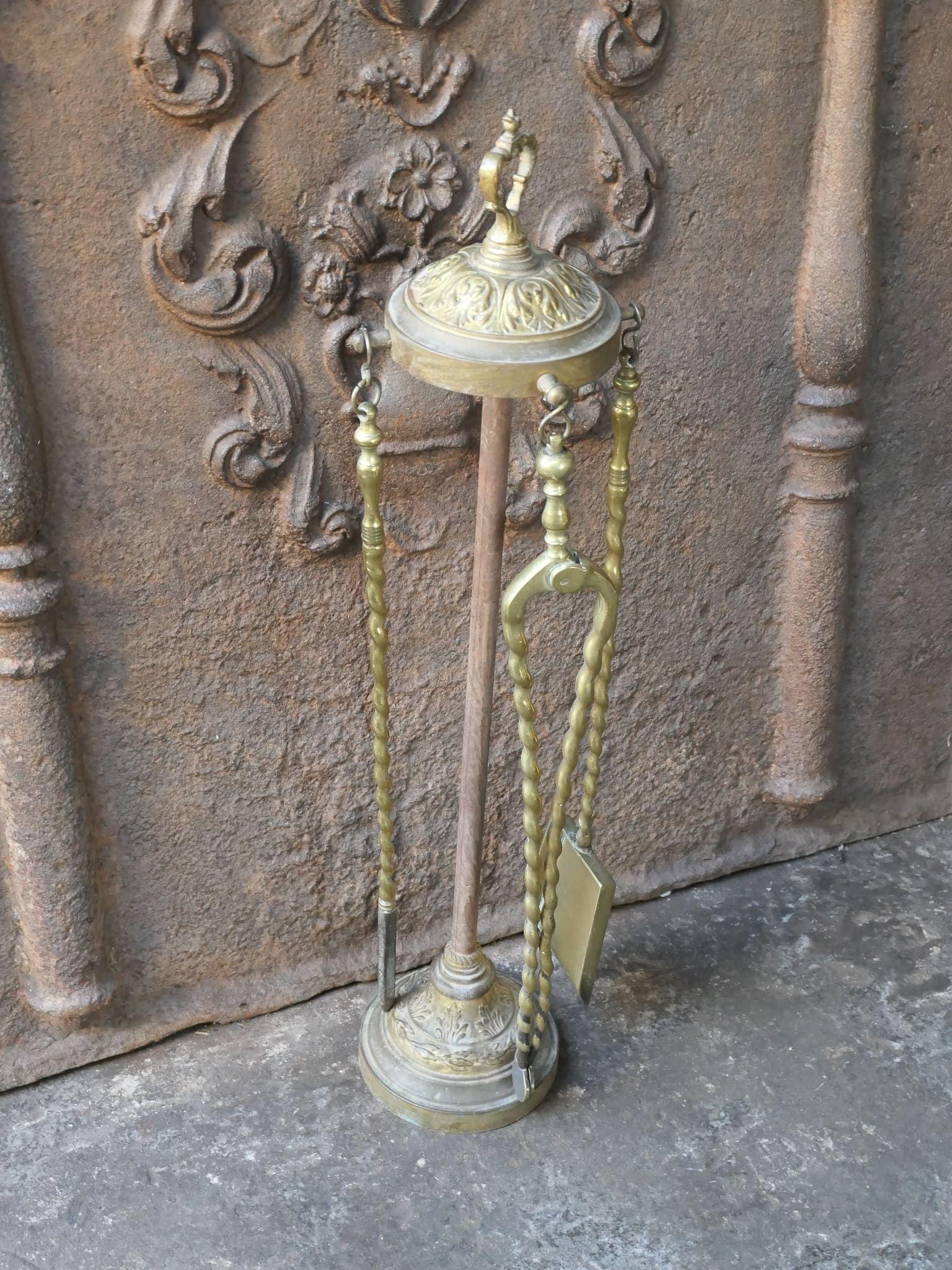 Set d'outils de cheminée d'époque victorienne antique, outils de feu Bon état - En vente à Soest, NL