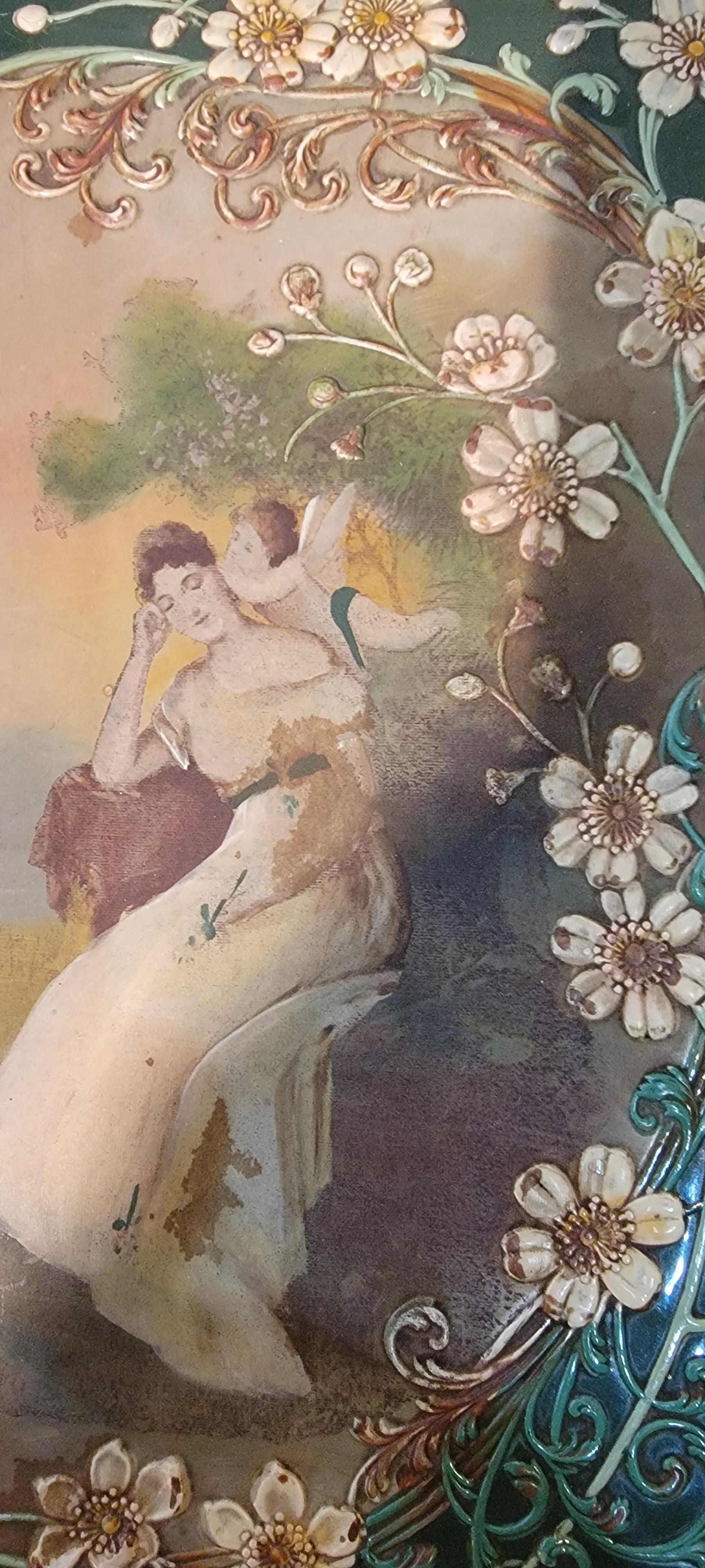 Ein viktorianisches Fotoalbum aus den späten 1800er Jahren mit Putten und Blumenmotiv. Deckel aus Zelluloid mit Zelluloidrelief. Blumen. Das Buchschloss funktioniert wie vorgesehen. Vollständige 16 Seiten. 