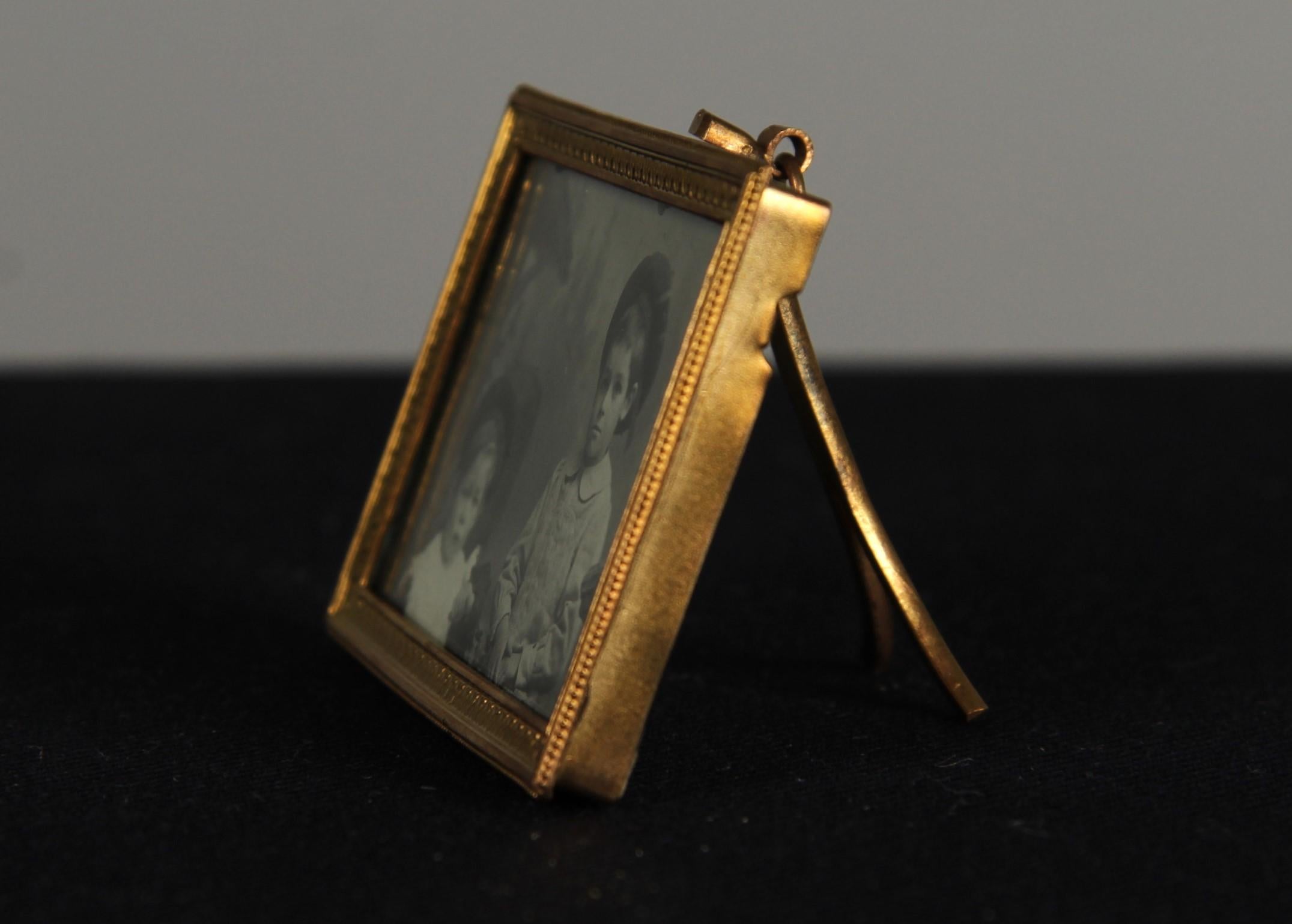 Marco de fotos antiguo victoriano, marco de fotos de latón, Francia, década de 1880, 7 x 4 cm Francés en venta