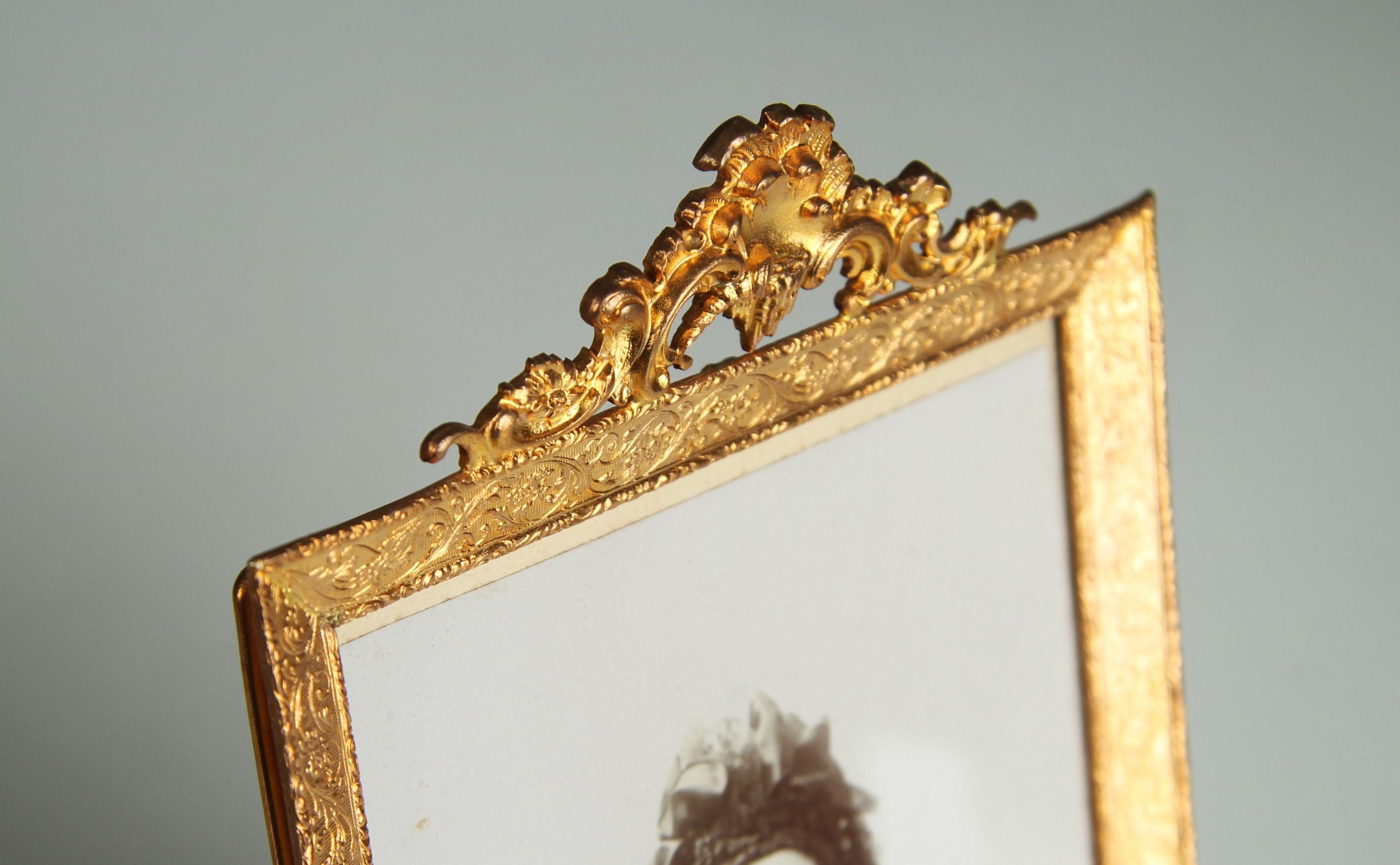 French Antique Victorian Picture Frame, France, 1880s, 10 x 14 cm For Sale