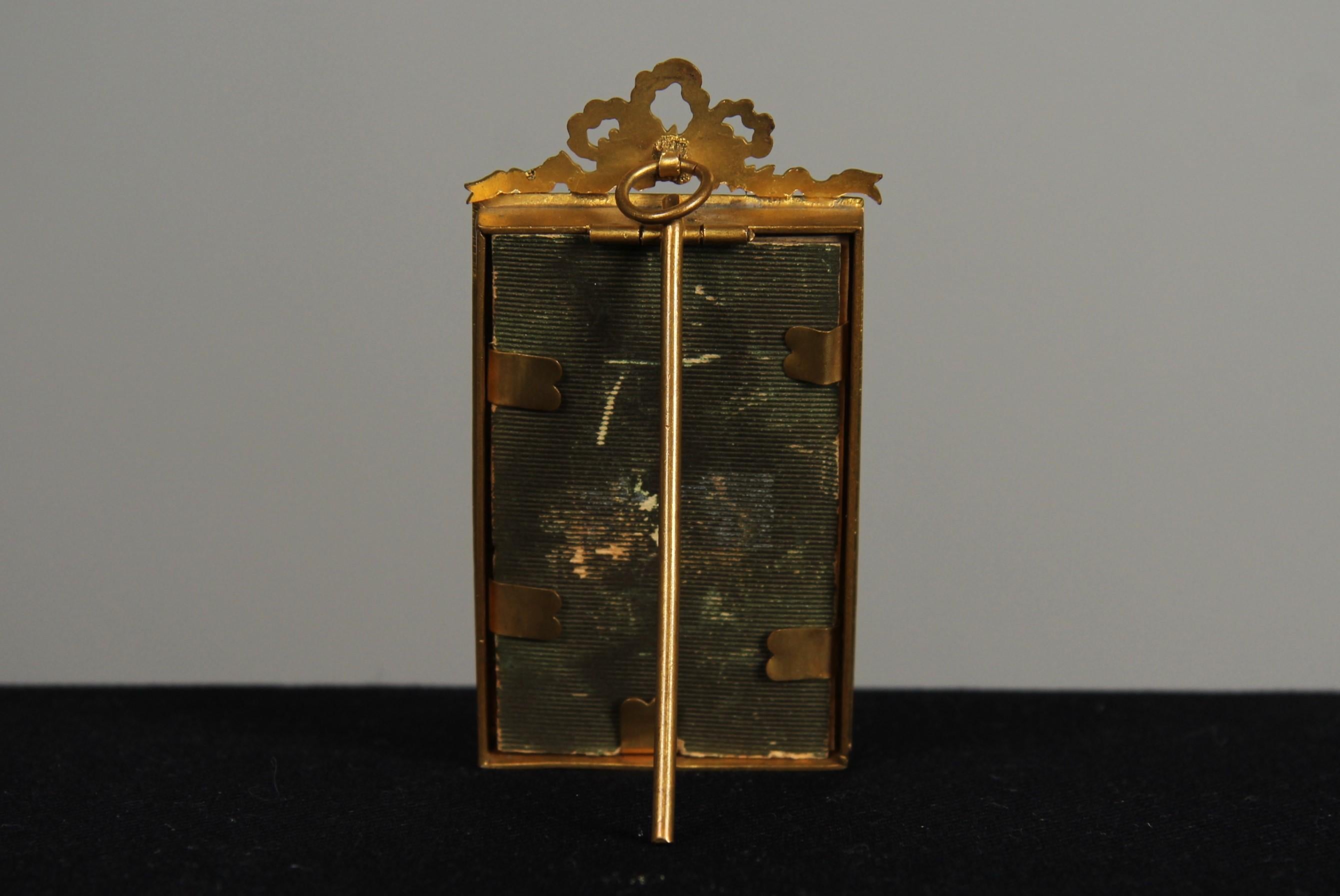 French Antique Victorian Picture Frame, France, 1880s, 3, 5 x 6, 5 cm For Sale