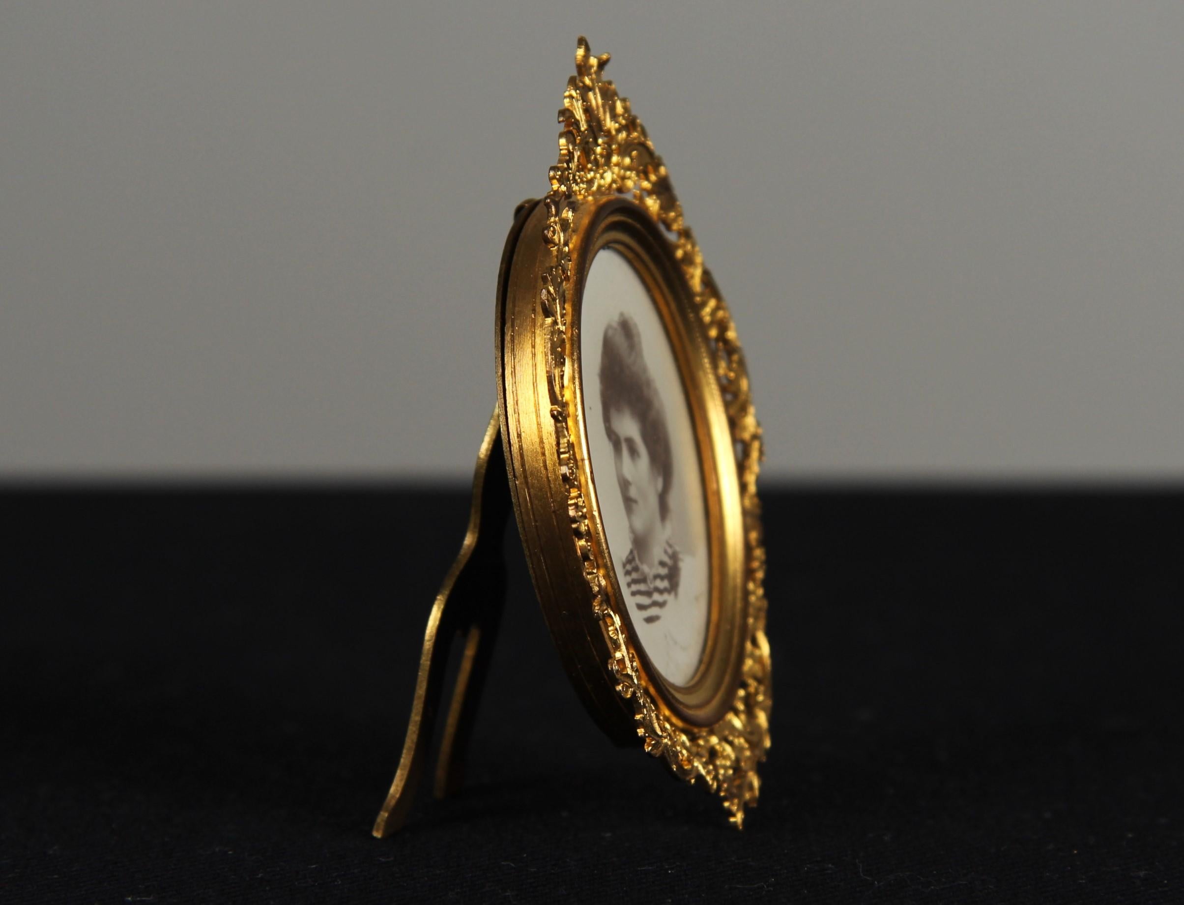 French Antique Victorian Picture Frame, France, 1880s, 4 x 5 cm For Sale