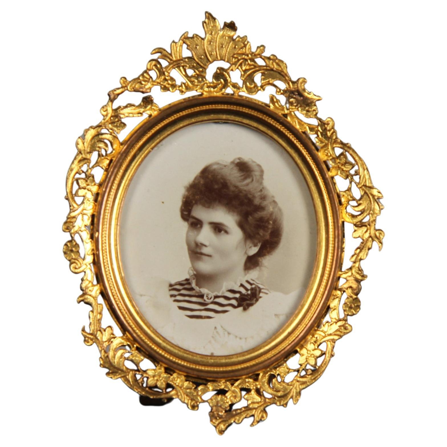 Cadre photo victorien ancien, France, années 1880, 4 x 5 cm