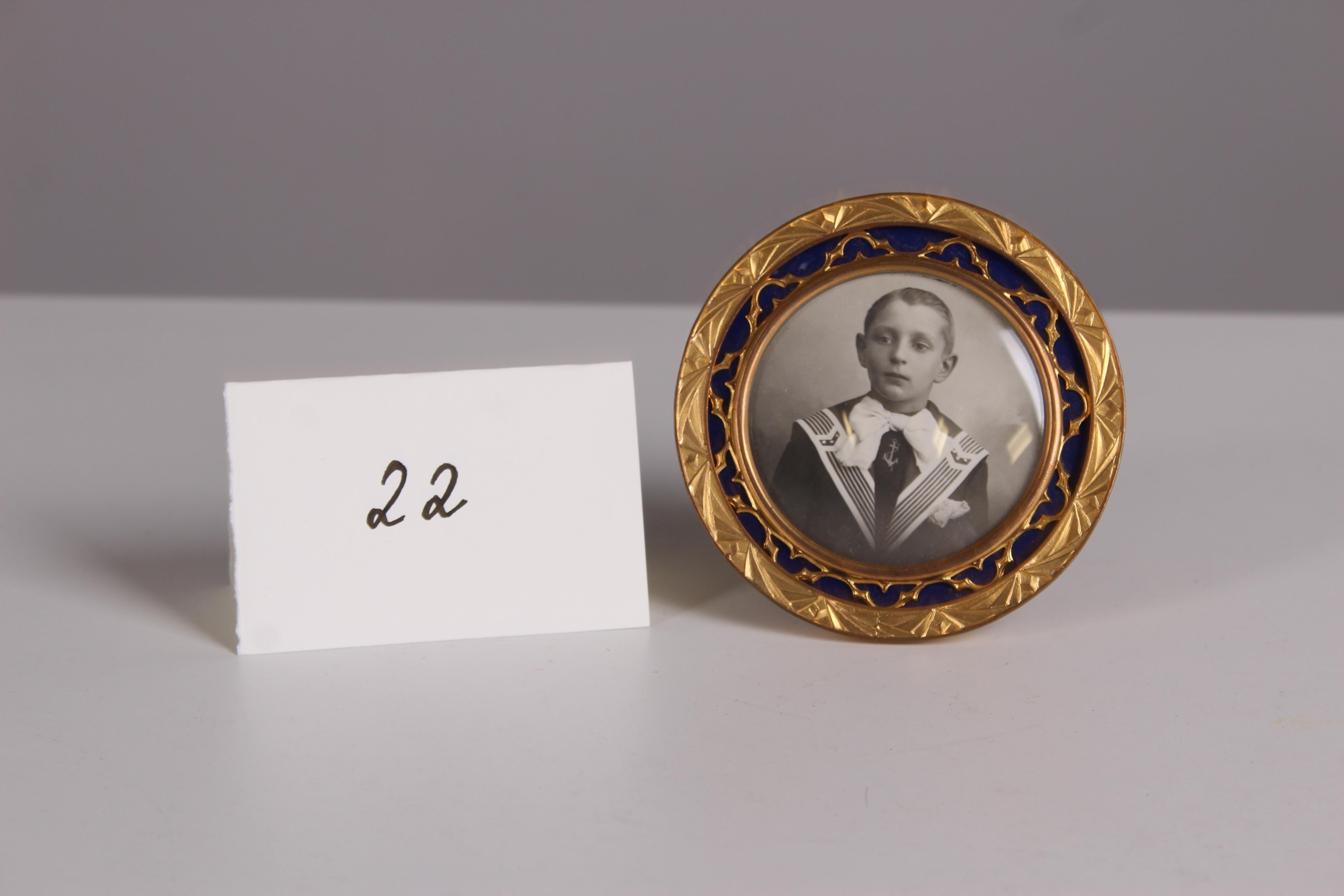 Antique Victorian Picture Frame, Round Photo Frame, France, 1880s, 6 x 6 cm In Good Condition In Greven, DE