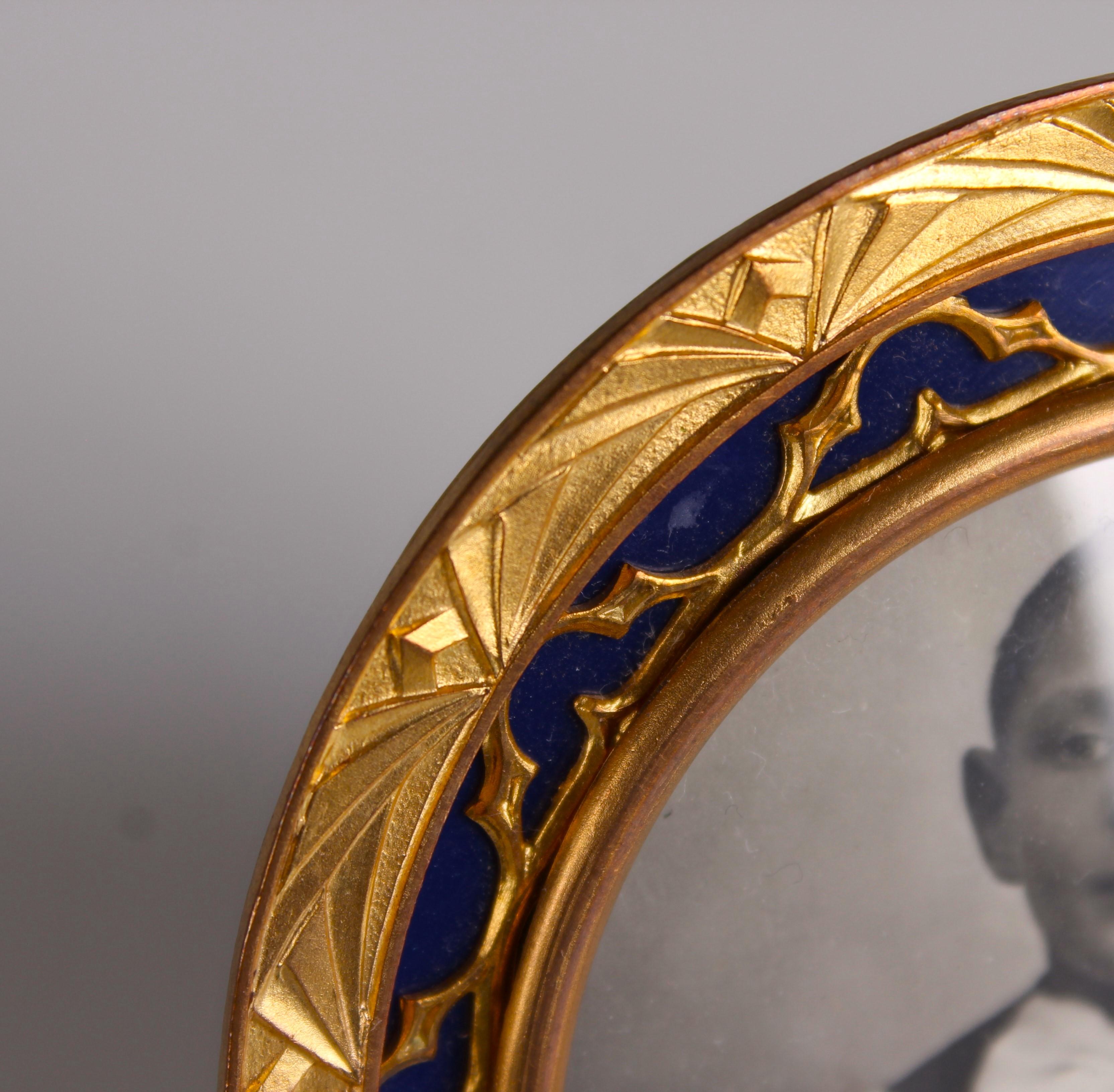19th Century Antique Victorian Picture Frame, Round Photo Frame, France, 1880s, 6 x 6 cm