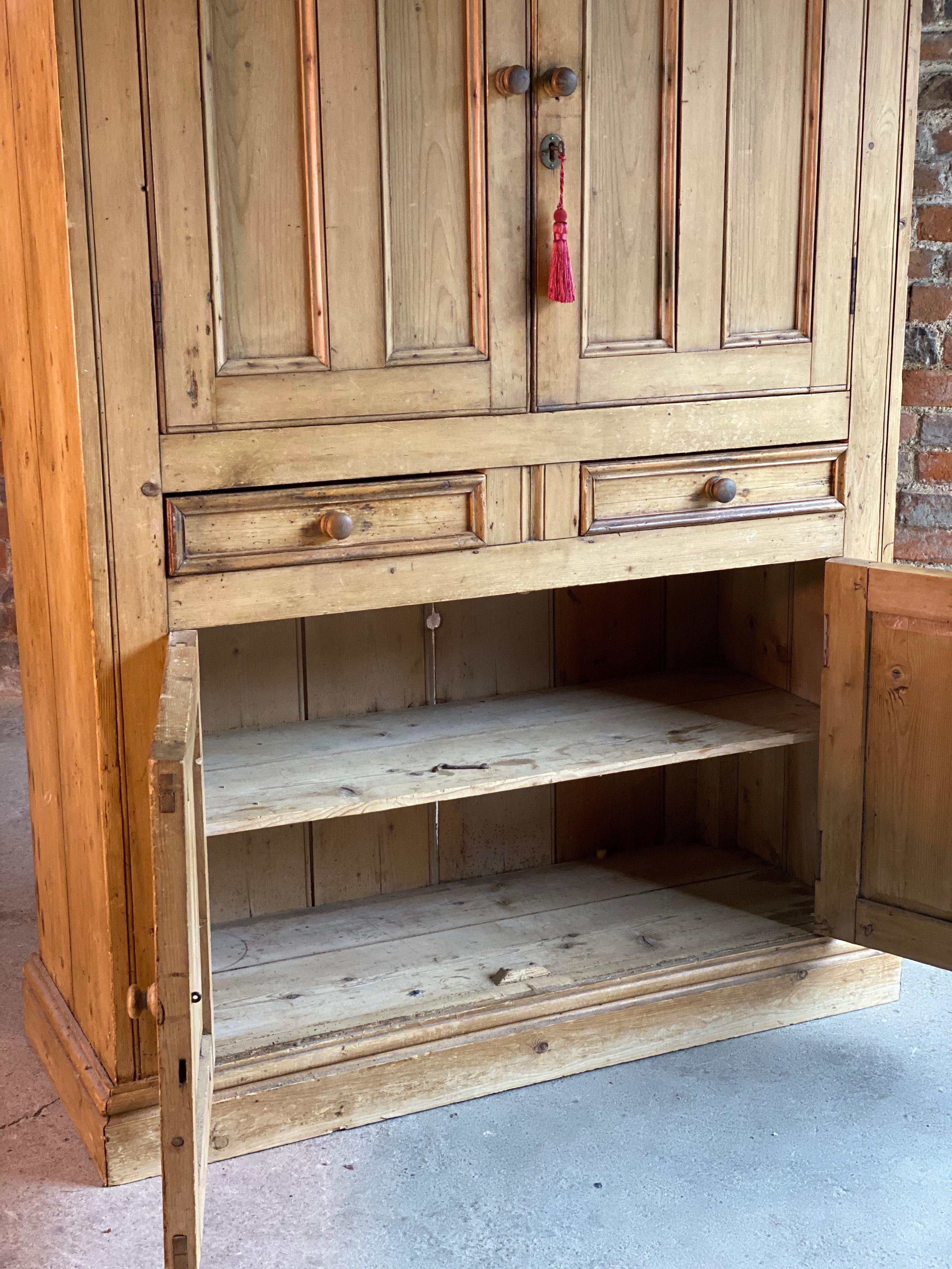 Antique Victorian Pine Housekeepers Cupboard 19th Century, circa 1890 1