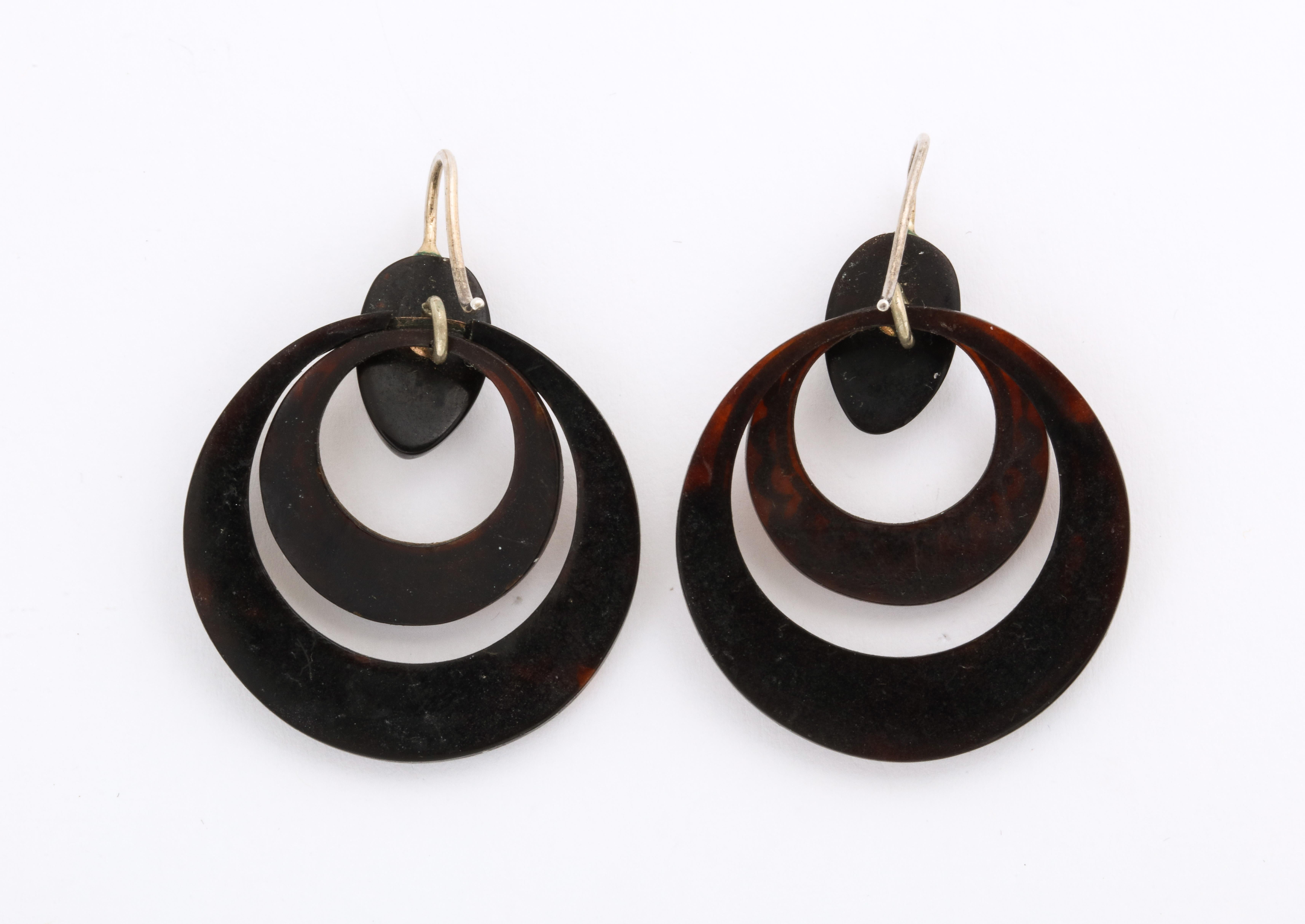pique earrings