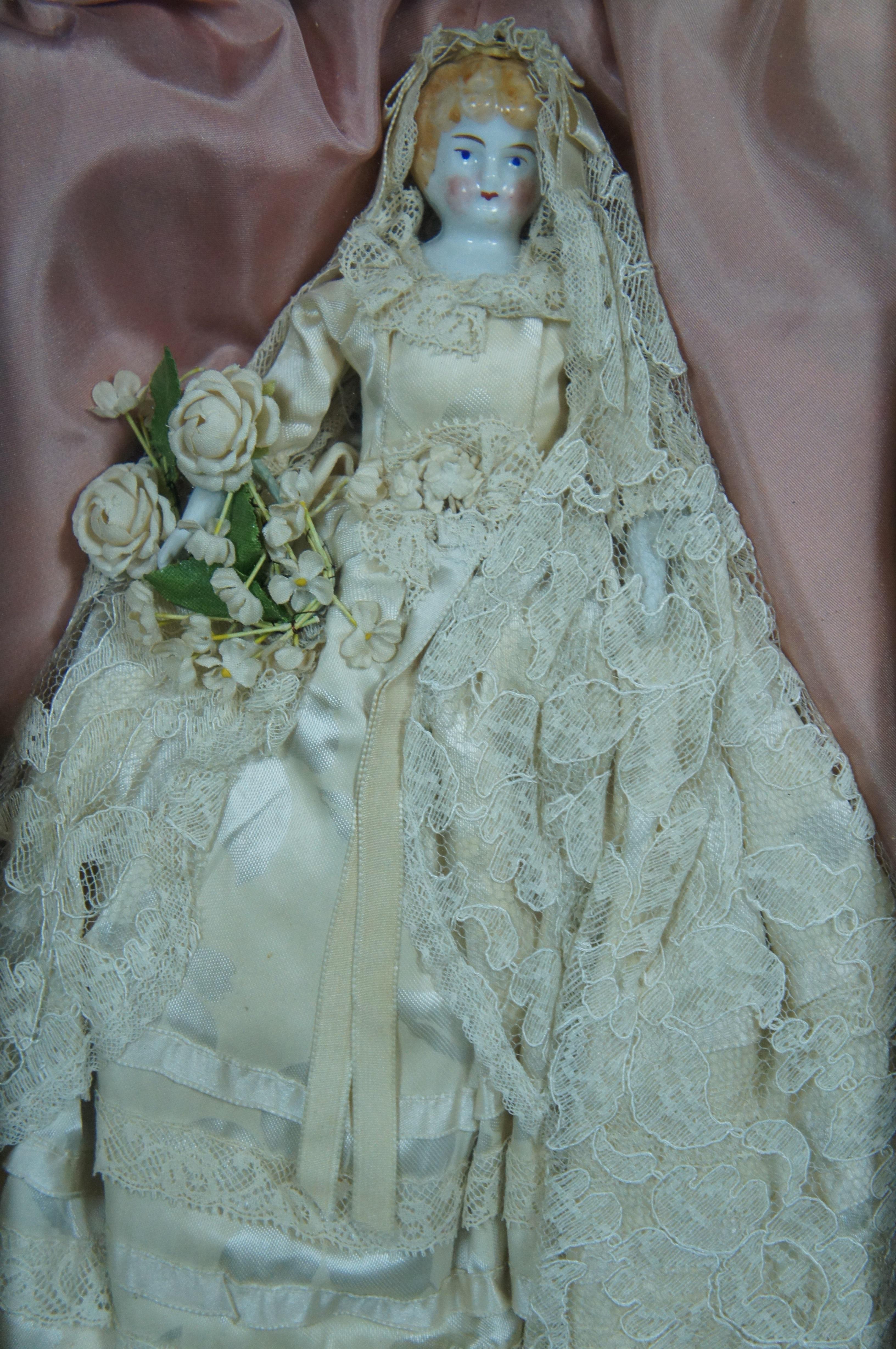 Antique Victorian Porcelain China Head Bride Doll Shadow Box Wedding Dress In Good Condition In Dayton, OH