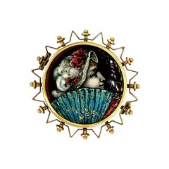 Broche ancienne en porcelaine dorée de style victorien