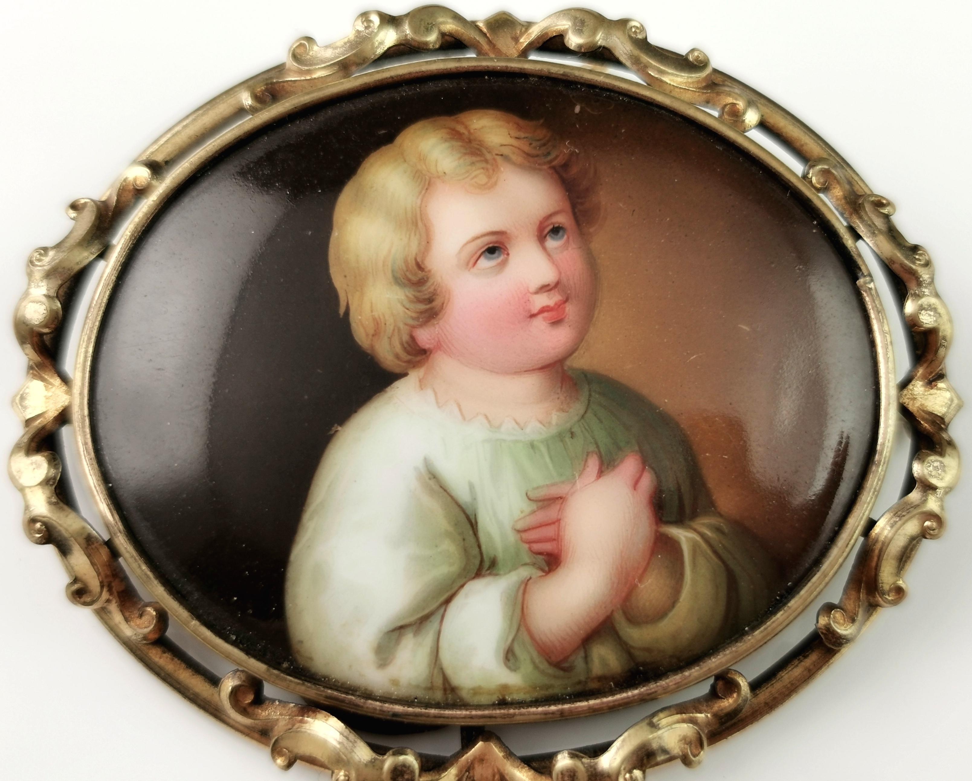 Broche portrait victorienne ancienne en céramique, peinte à la main  Bon état - En vente à NEWARK, GB