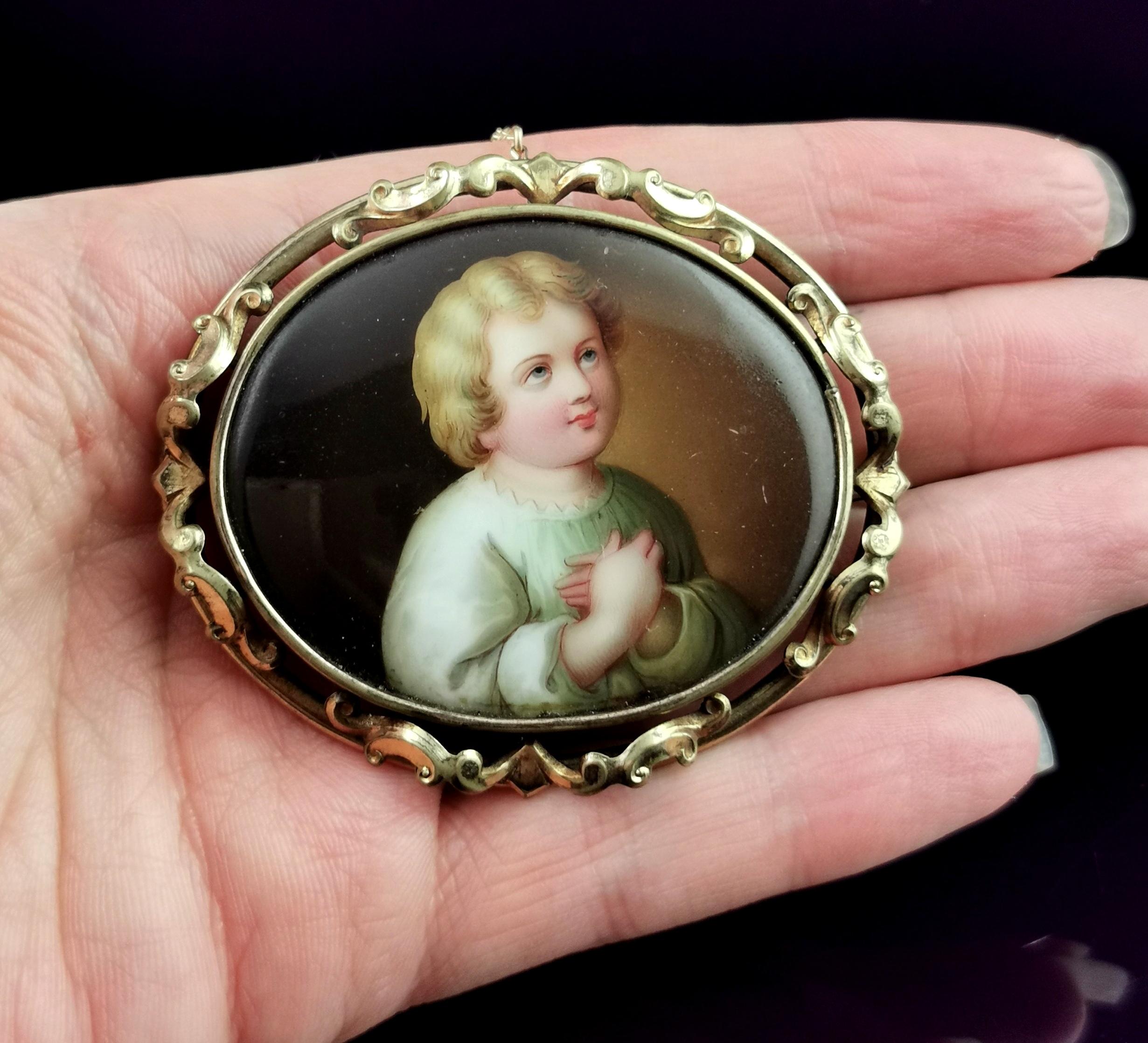 Broche portrait victorienne ancienne en céramique, peinte à la main  en vente 3