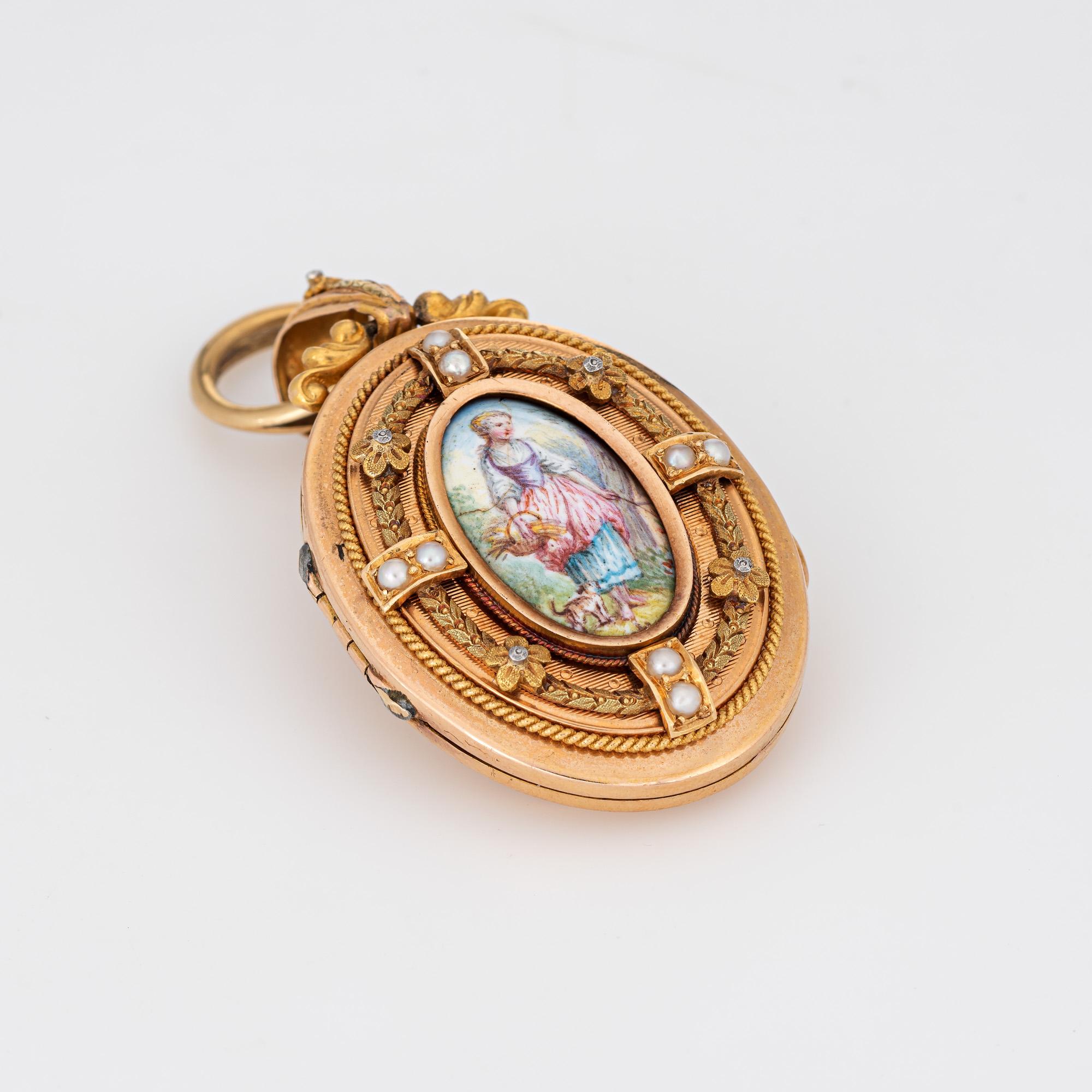 Taglio rotondo Antico ciondolo ritratto vittoriano con perle in oro 18k Gioielli d'epoca in vendita