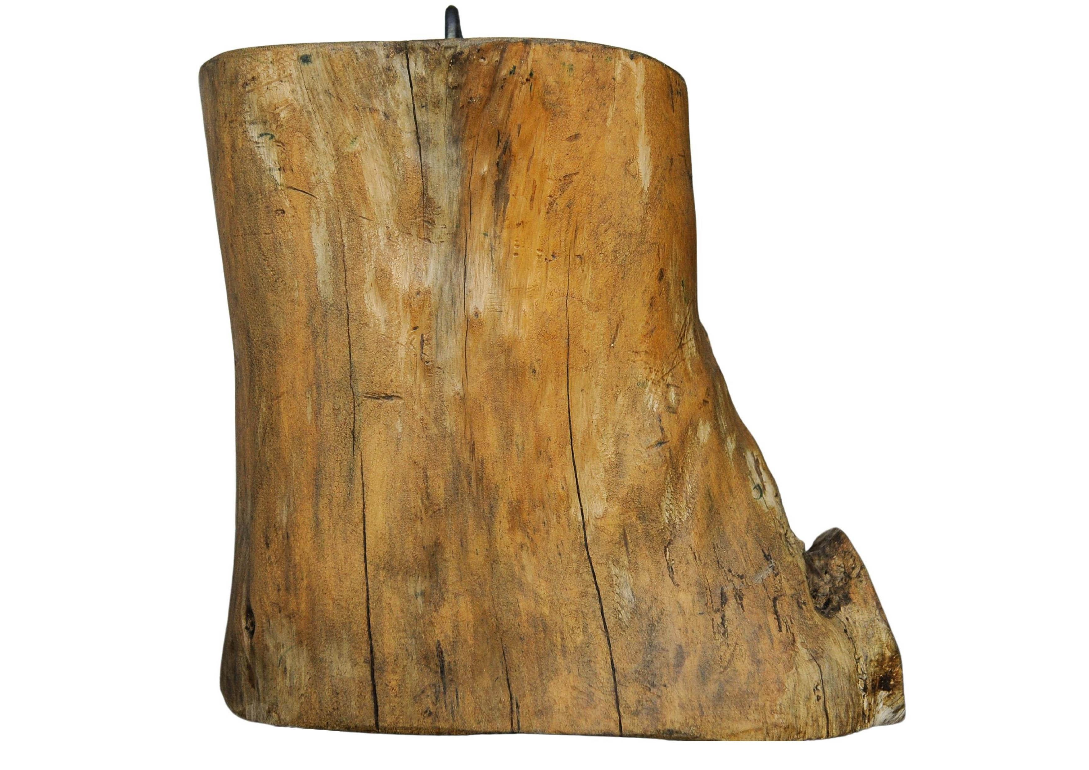 Eine viktorianische antike primitive Hand geschnitzt hölzernen organischen Baumstumpf Türstopper einschließlich Eisen Griff oben

Höhe bis zum oberen Ende des Griffs 33,5 cm
Höhe bis zur Oberkante des Stumpfes 24,5 cm
Breite 27.5cm
Tiefe 15.5cm

