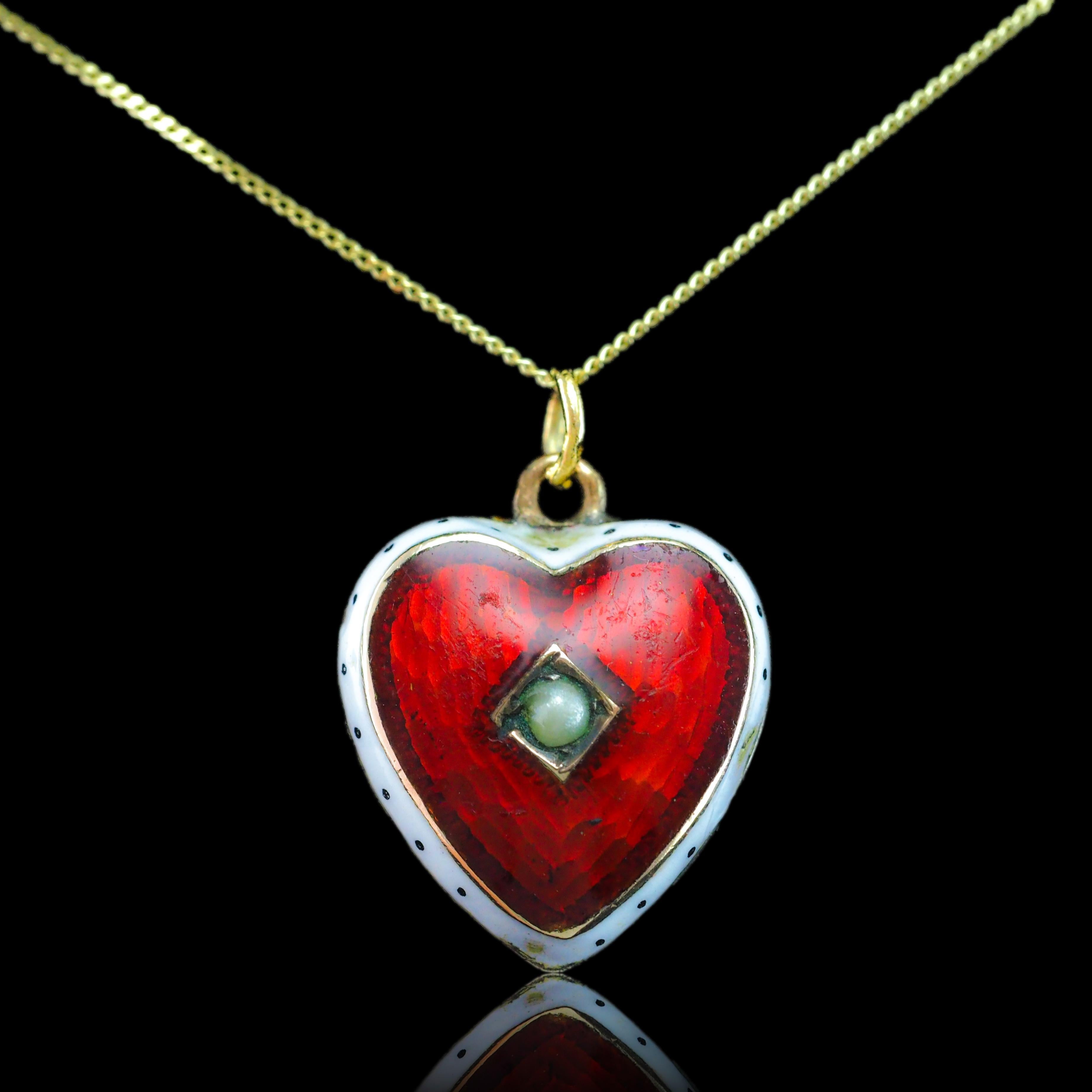 Collier pendentif victorien ancien en émail rouge et blanc 9 carats, c.1900 en vente 6