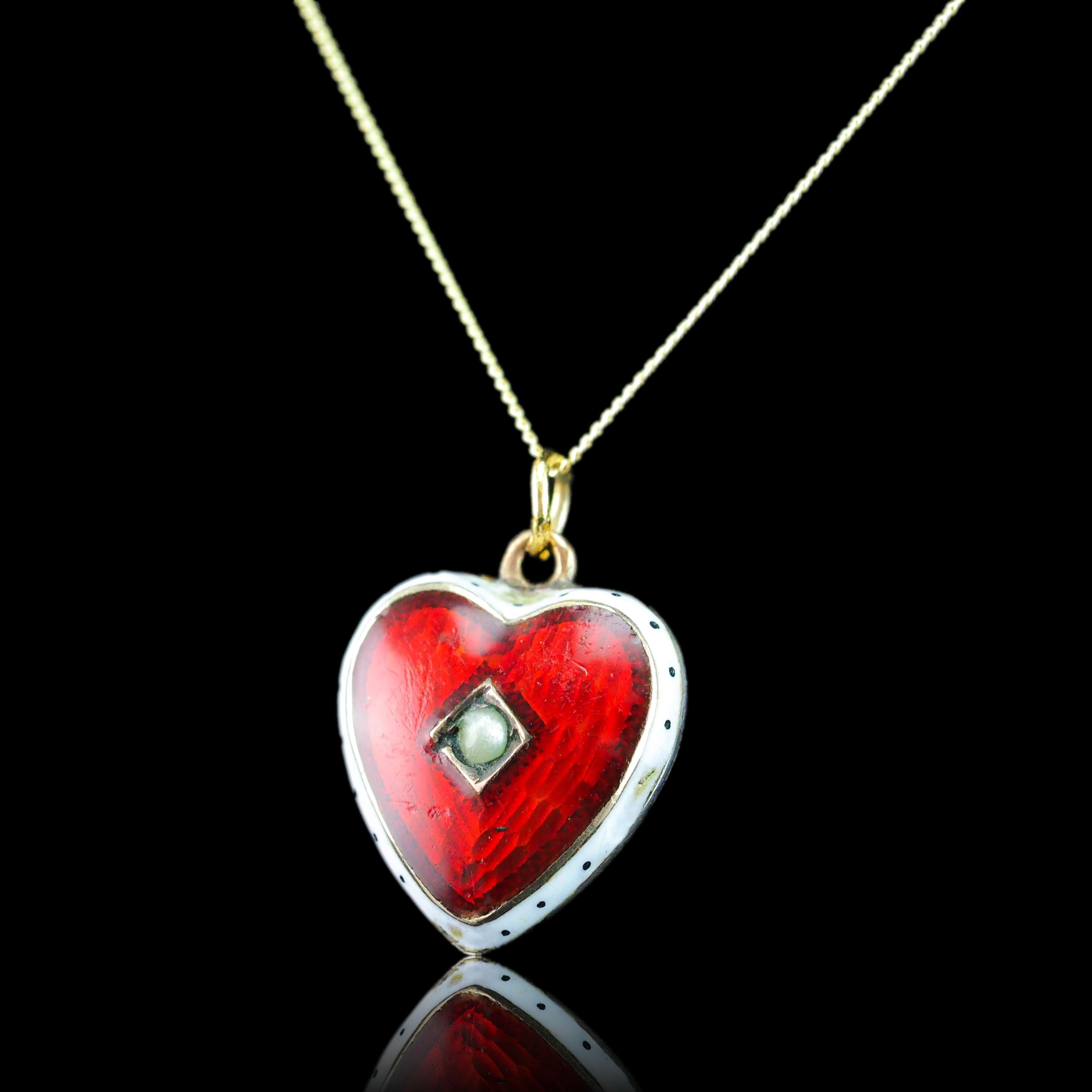 Collier pendentif victorien ancien en émail rouge et blanc 9 carats, c.1900 Bon état - En vente à London, GB