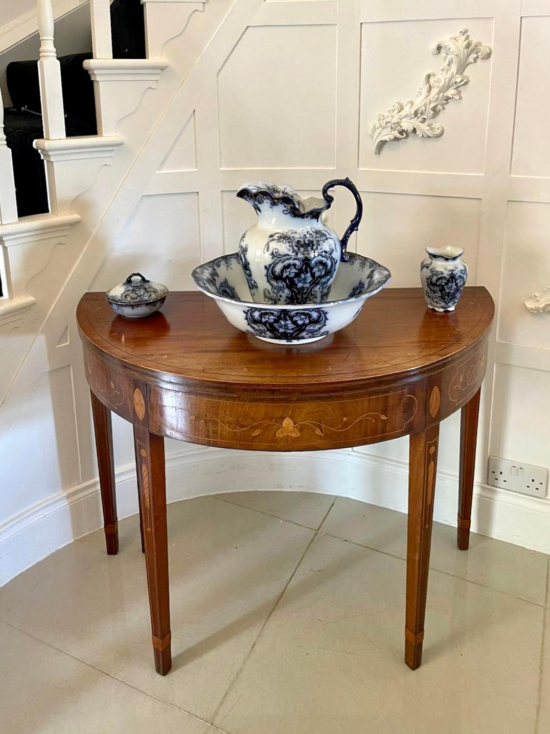 Antique Victorian quality blue and white jug and bowl set consisting of a jug, bowl, soap dish/trinket box and vase in wonderful blue, gold and white decoration 


A quaint decorative set in lovely original condition


Jug 30.5 x 27 x 20 cm
Bowl 13