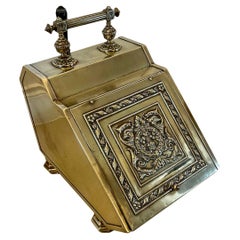 Bouteille à charbon antique en laiton de qualité victorienne