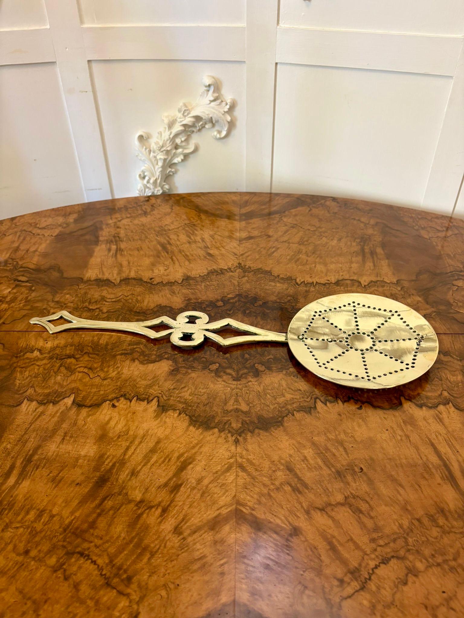 Antique Victorian Quality Brass Skimmer In Good Condition For Sale In Suffolk, GB