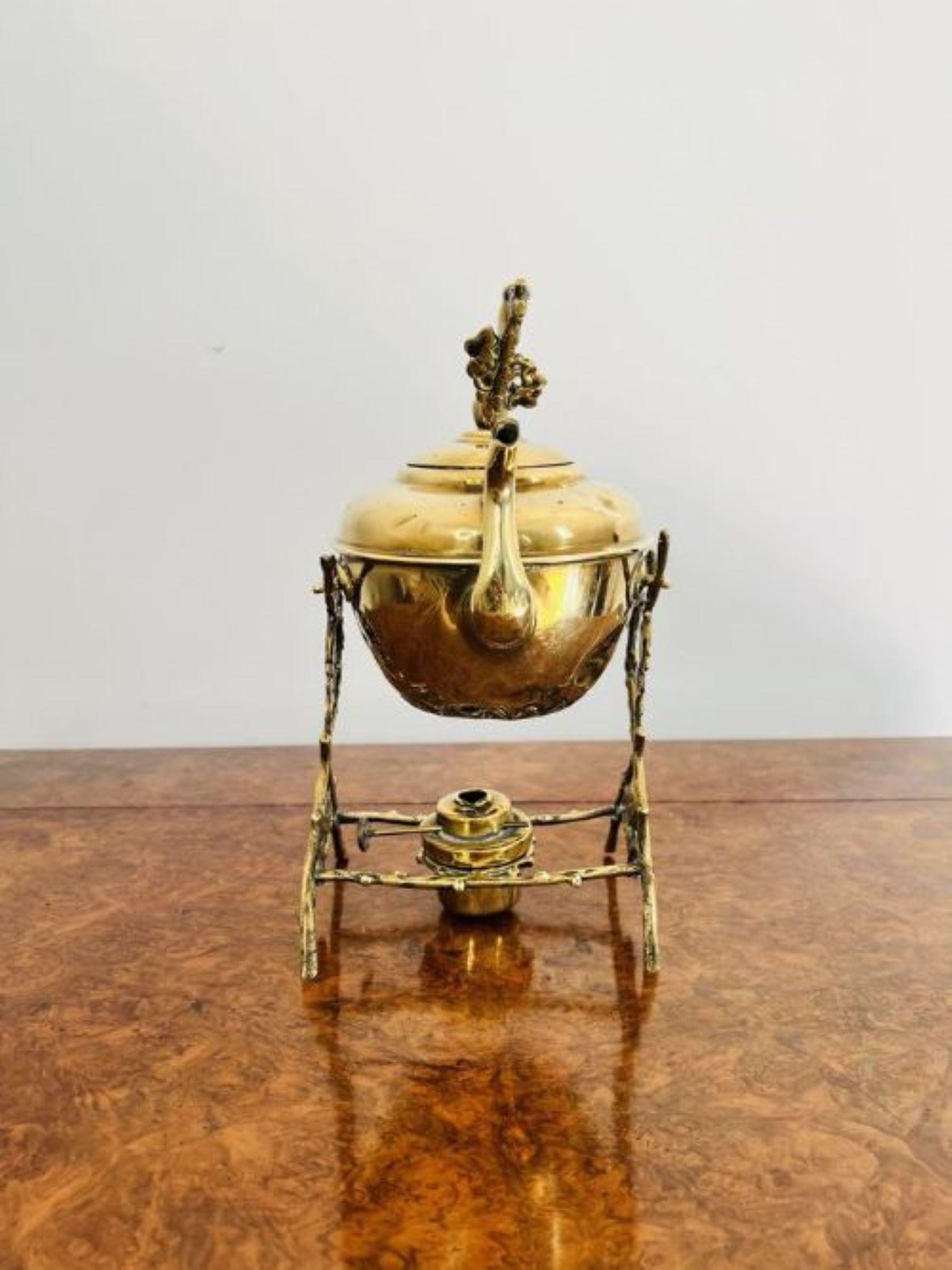 Antique Victorian quality brass spirit kettle and stand  In Good Condition For Sale In Ipswich, GB