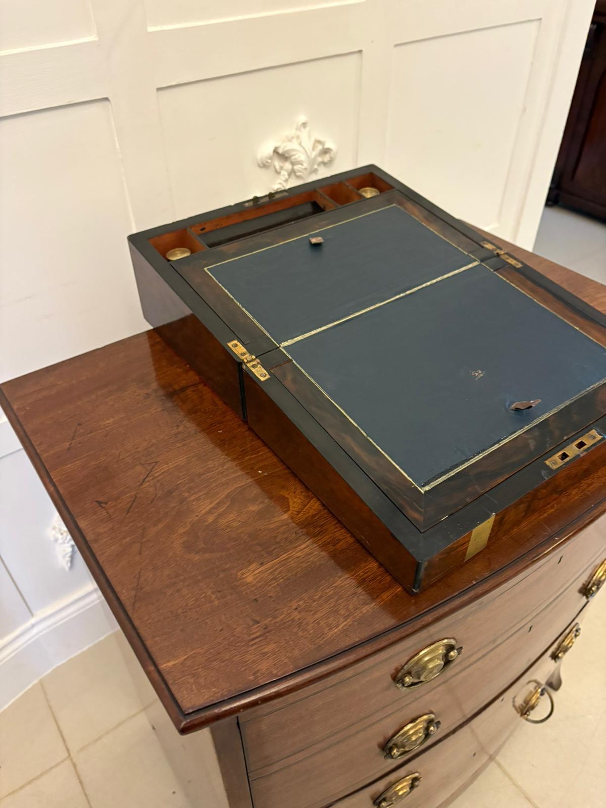 Caja de escritura antigua de calidad victoriana de nogal con rebabas y latón Inglés en venta
