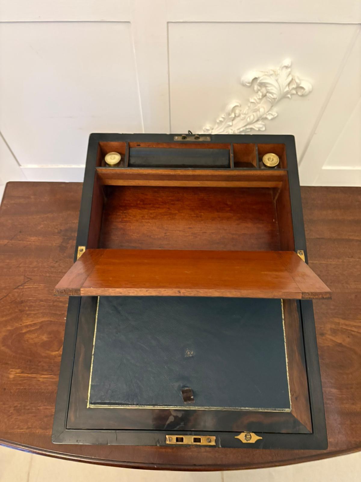 Caja de escritura antigua de calidad victoriana de nogal con rebabas y latón siglo XIX en venta