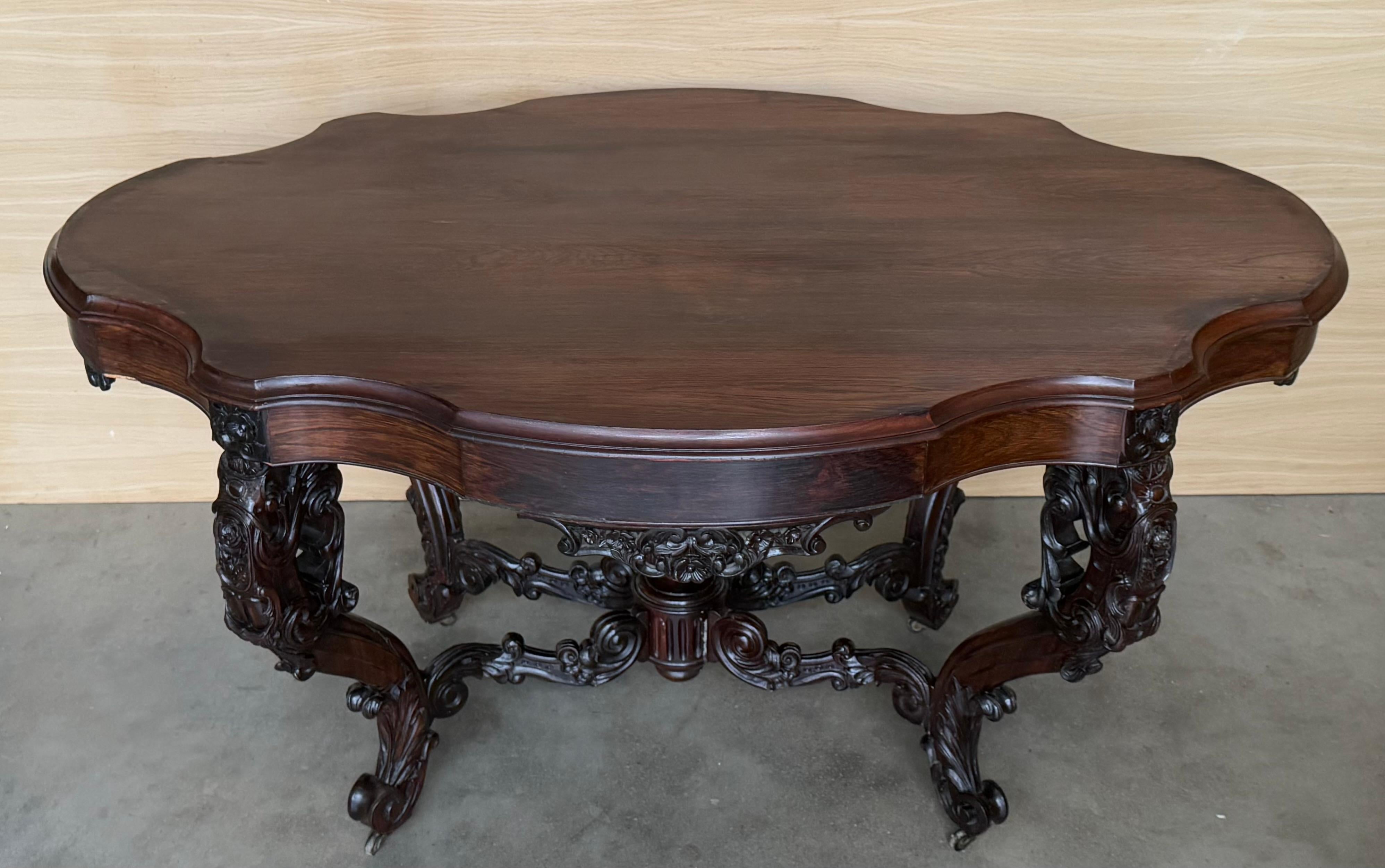 Victorien Table centrale en ronce de noyer de qualité victorienne ancienne en vente