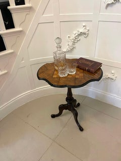 Antico tavolo da scacchi in radica di noce di qualità vittoriana