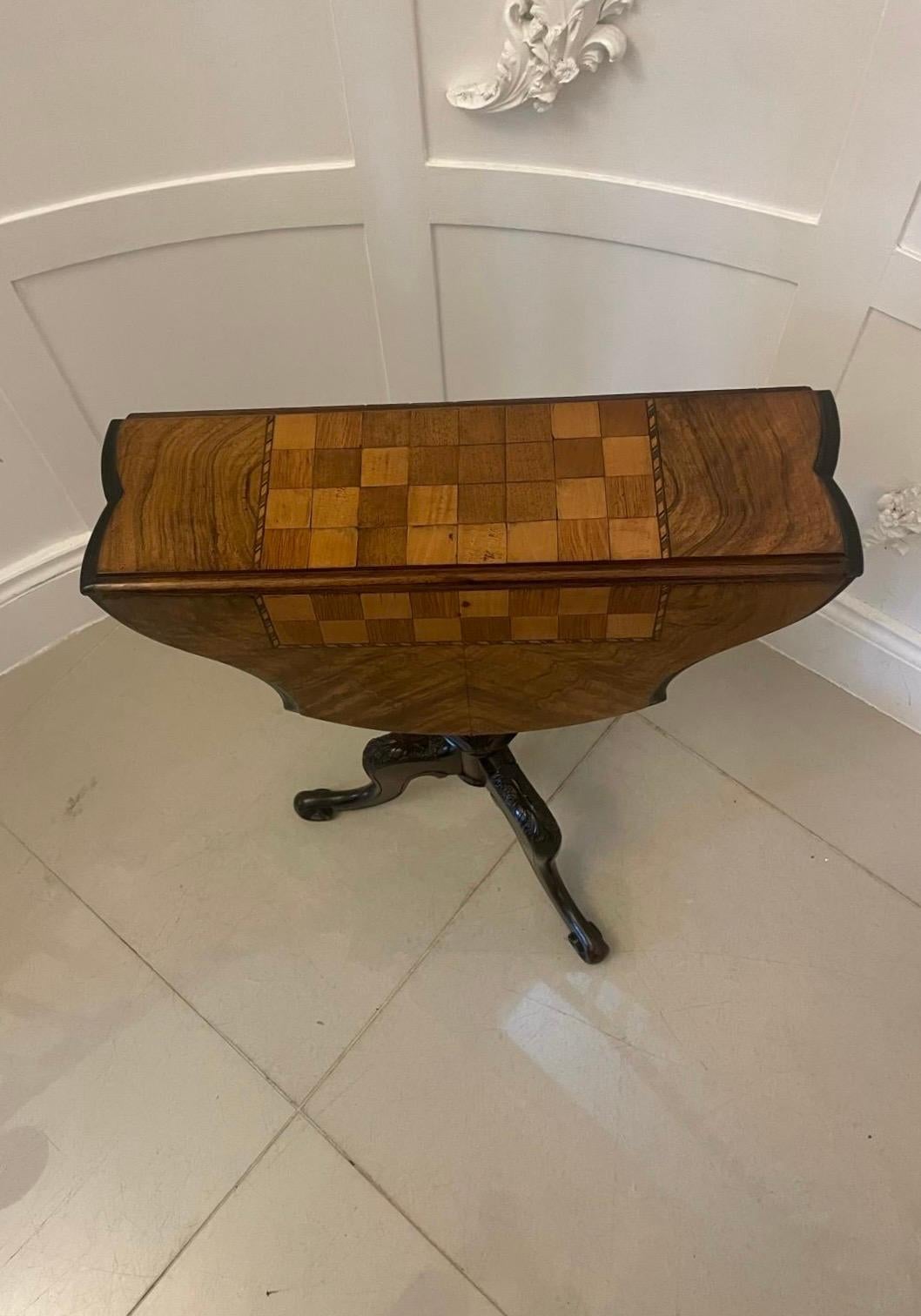Antique Victorian Quality Burr Walnut Chess Table  In Good Condition For Sale In Suffolk, GB